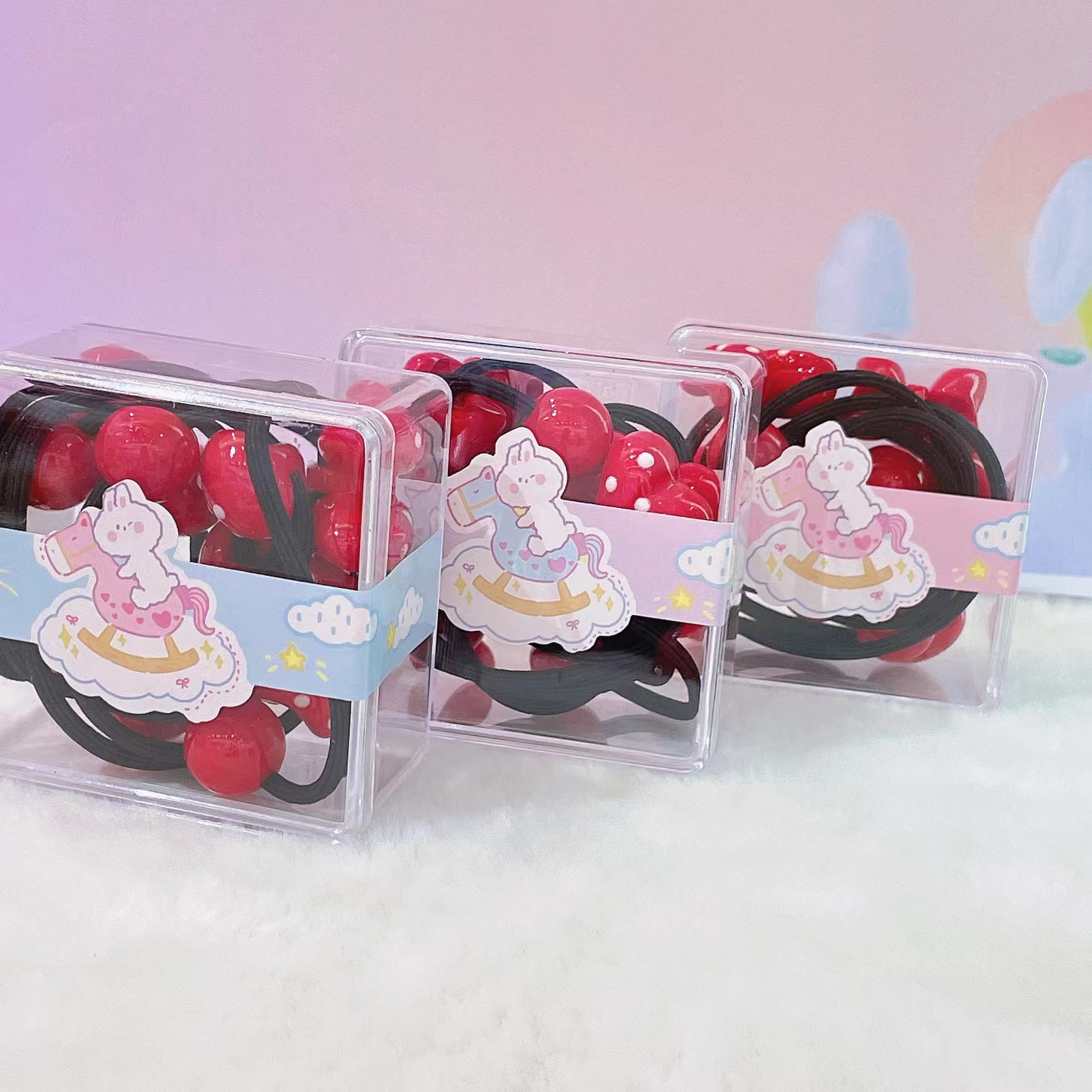 The classic red flower pearl rubber band in the square box series is a beautiful and affordable 6-piece set with bright colors