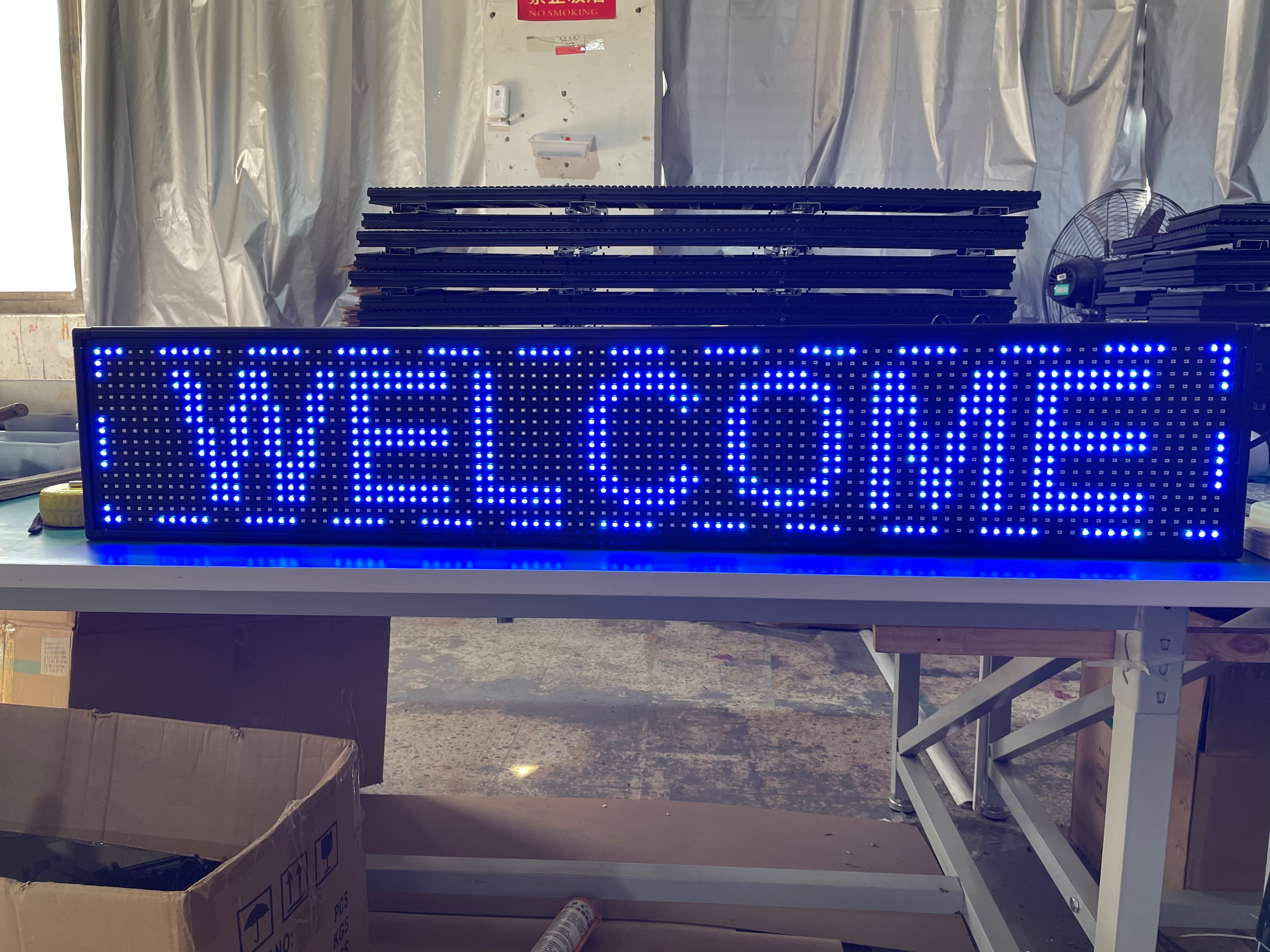蓝色LED显示屏