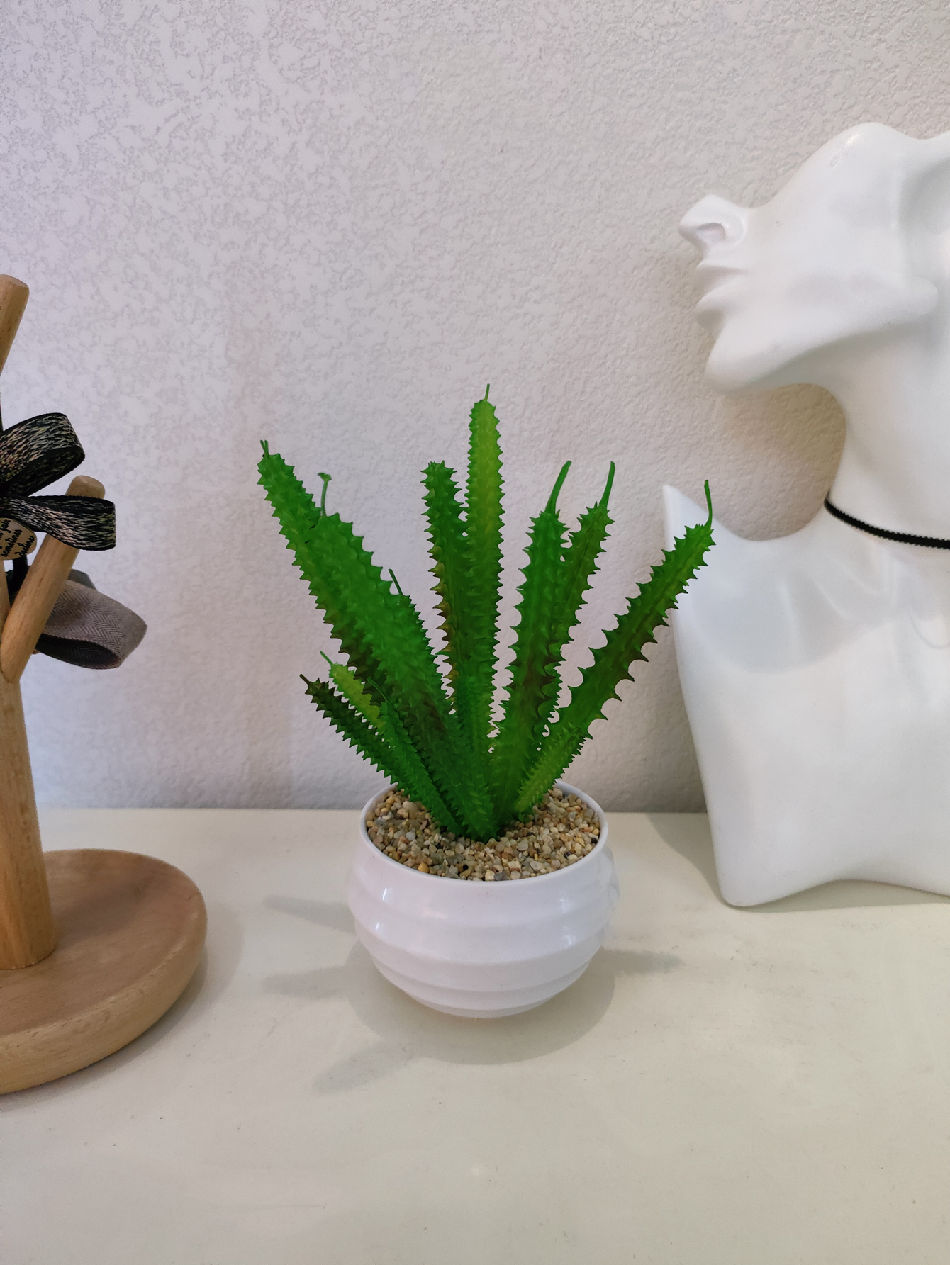 Golden Autumn Flower Shop 104015 Artificial Potted Plants, artificial flowers, bonsai, Green plants, potted plant Ornaments, multi-color artificial succulents, small bonsai combination ornaments, living room and dining room table decoration items, Festival gifts, roses, tulips, 39 details Picture