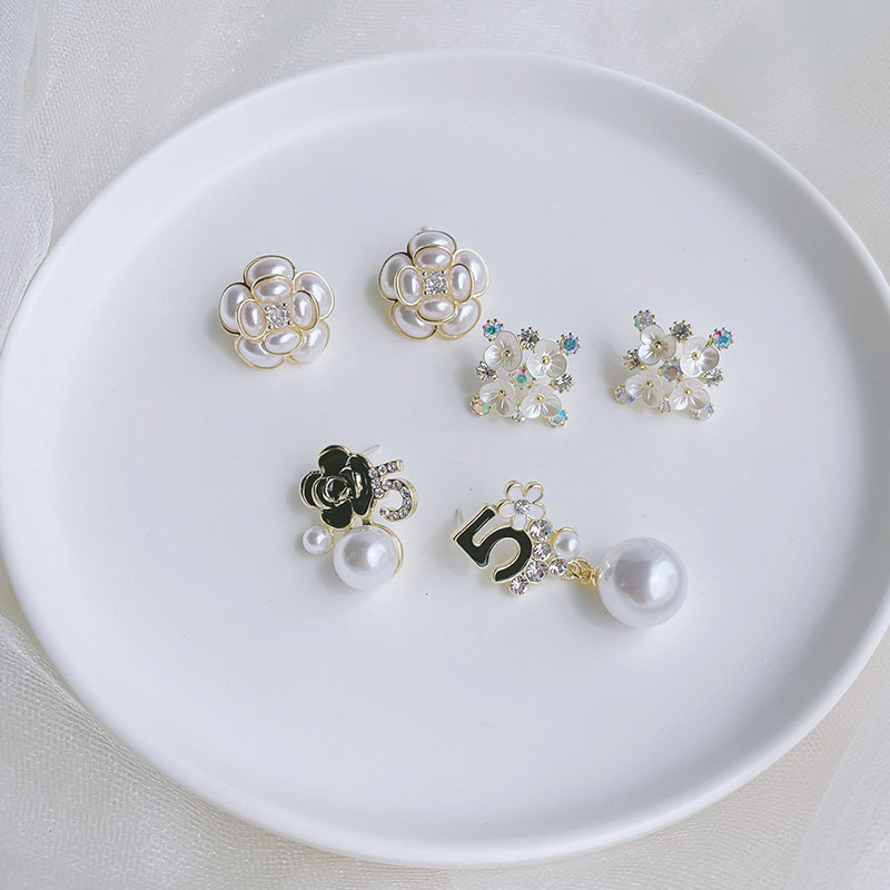 耳环设计ins风银针珍珠耳钉简约小香风小巧通勤女花朵不对称甜美迪菲尔-731-2