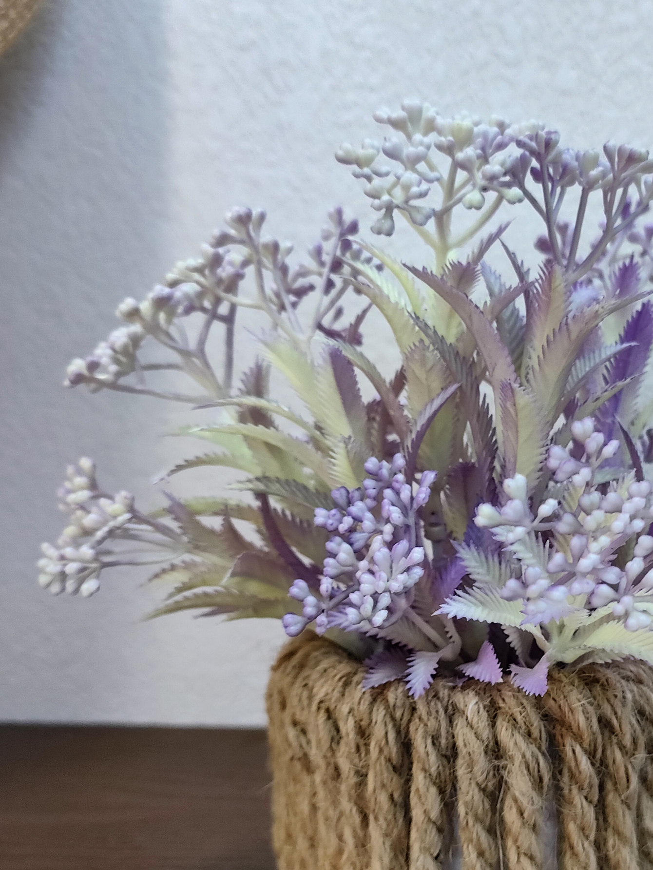 Golden Autumn Flower Shop 104015 Artificial Potted Plants, artificial flowers, bonsai, Green plants, potted plant ornaments, multi-color artificial succulents, small bonsai combination ornaments, living room and dining room table decoration items, Festival gifts, roses, tulips, 26 Application Scenario