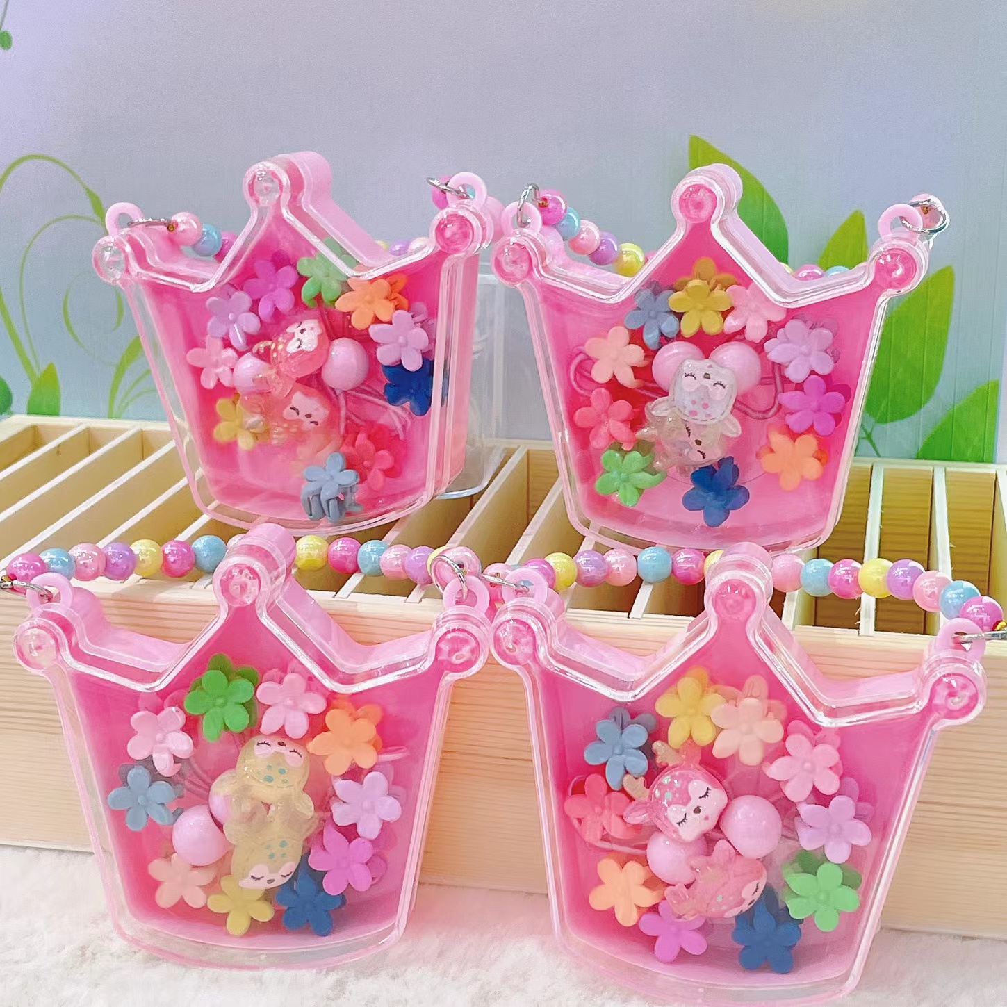The seven-color chain crown box comes in a variety of designs, including claw clamps and rubber bands. The colors are rich and diverse. It is a classic and durable model suitable for a wide range of people