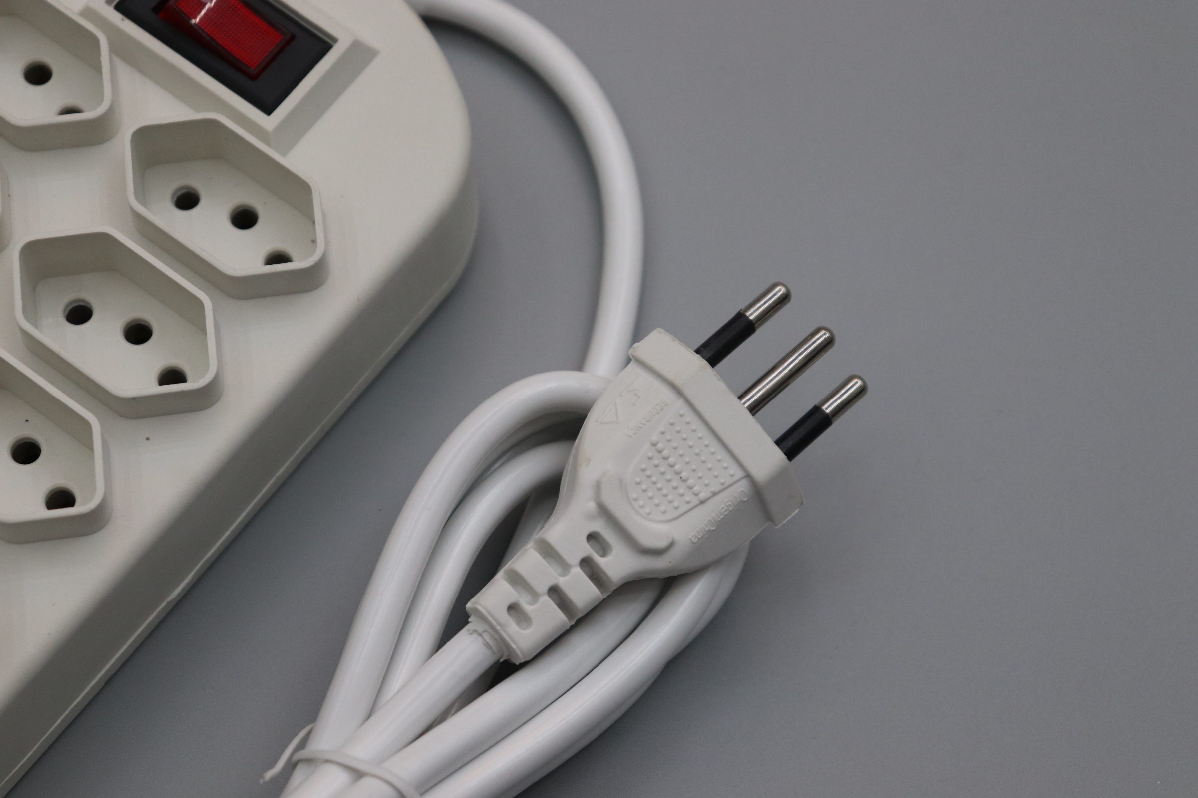 巴西三圆插头 插脚 南美洲 巴西规 巴西插孔 巴西插位 巴西标签 巴西认证 巴西电源插座 巴西证书排插 巴西插线板详情4