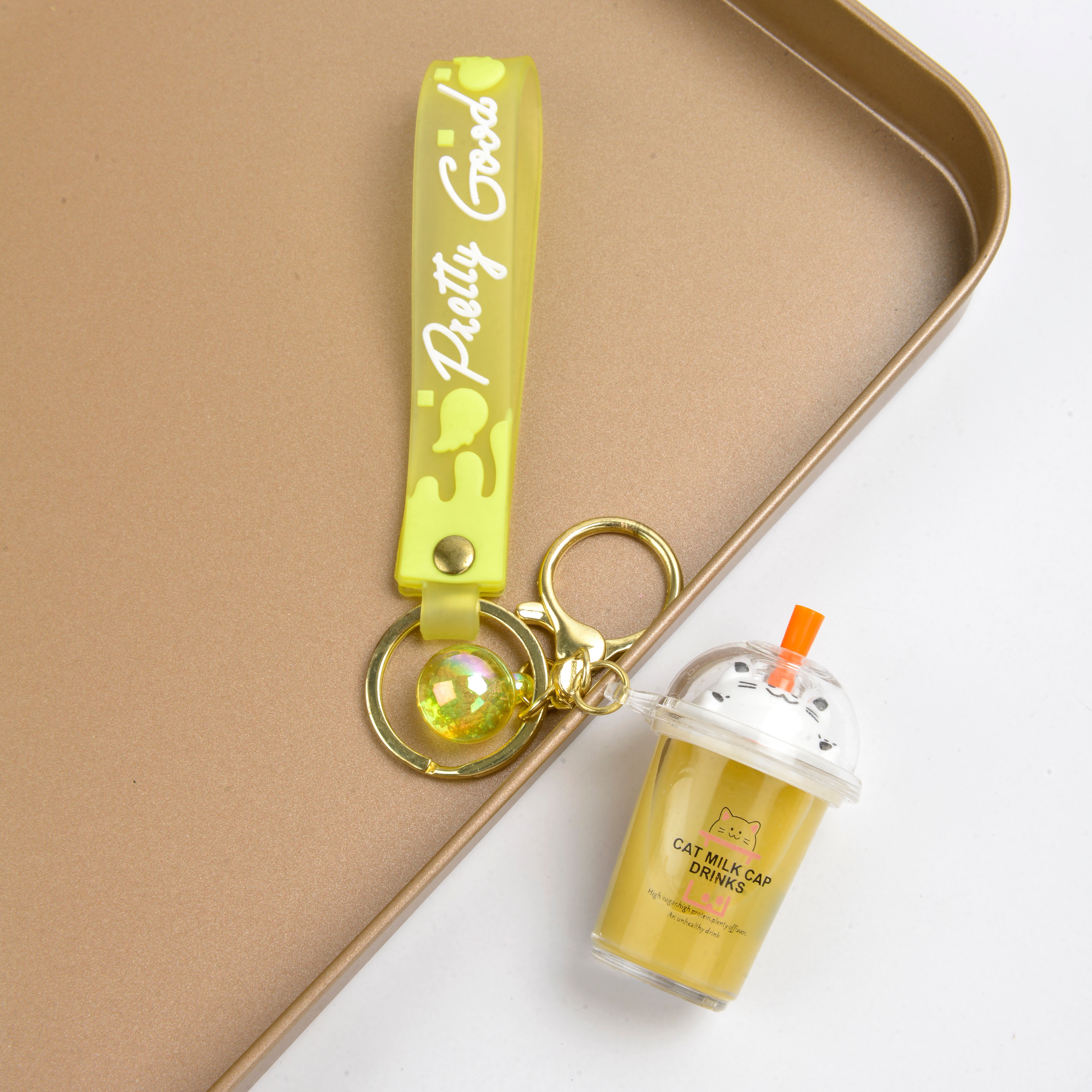 钥匙扣/卡通钥匙扣/塑料钥匙扣白底实物图