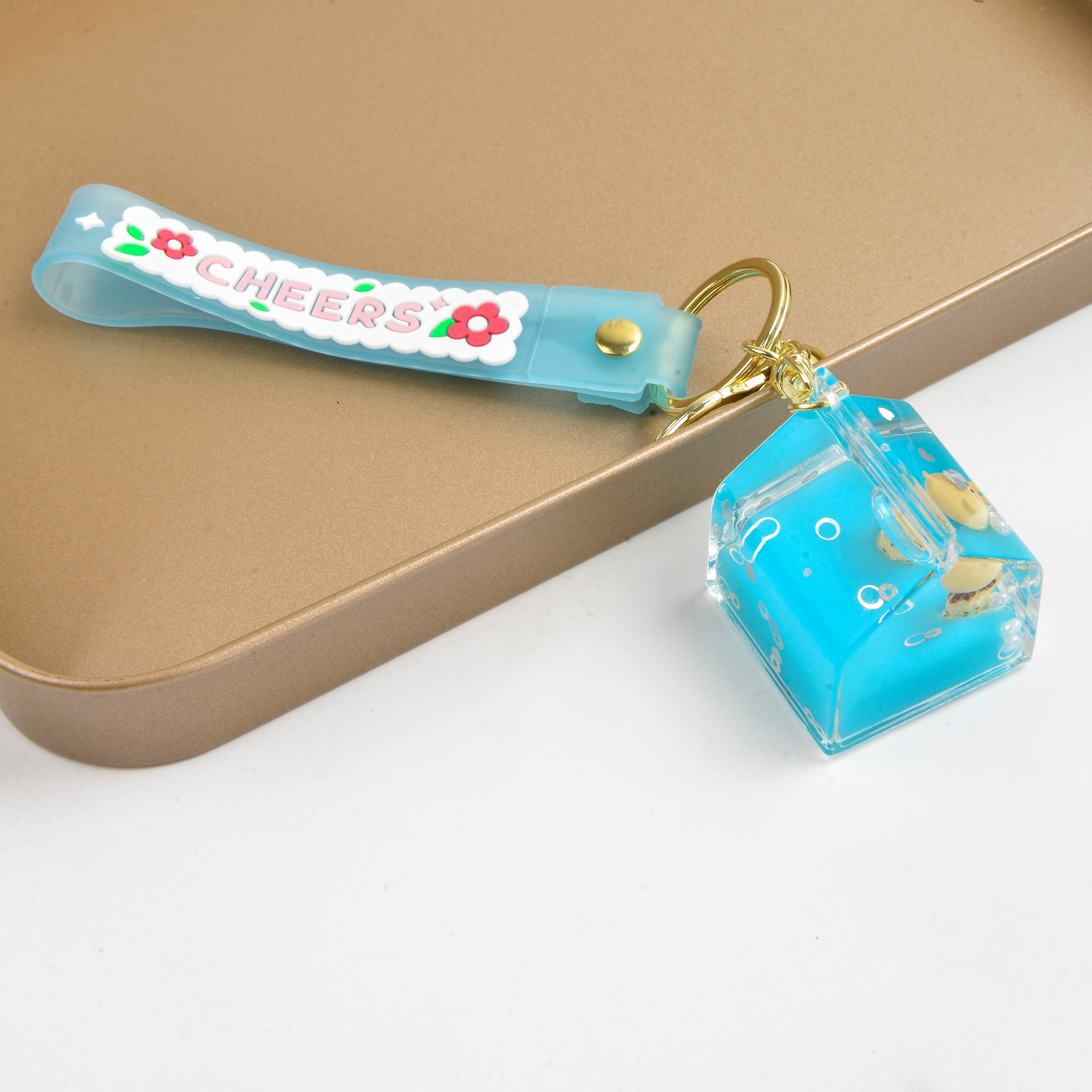 钥匙扣/卡通钥匙扣/入油白底实物图