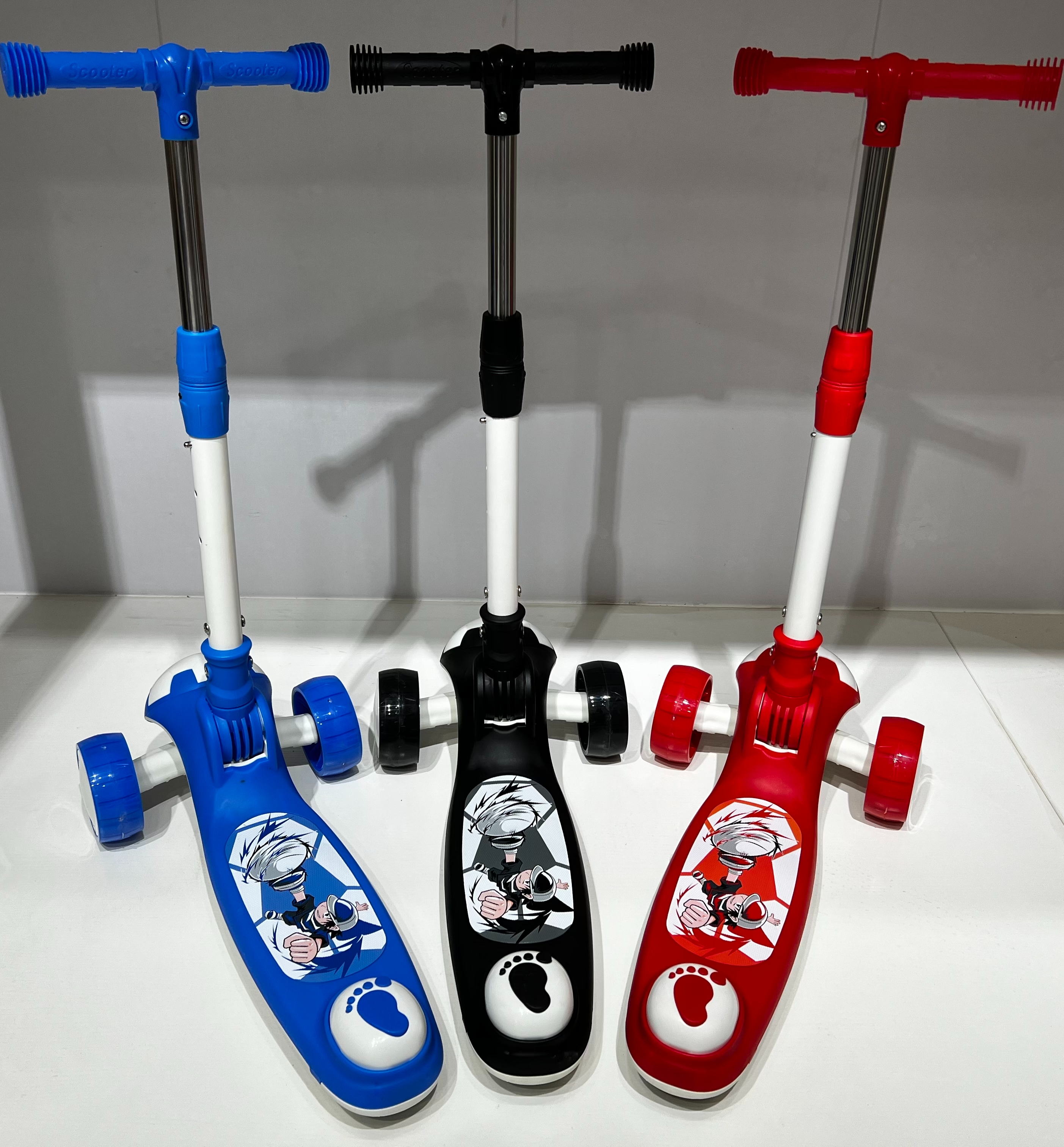 Football-shaped plastic PU lamp foldable scooter Specification image