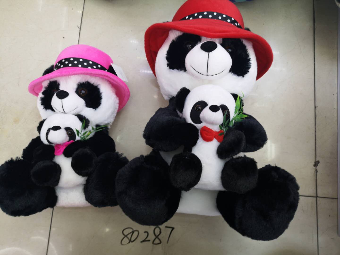 Yiwu Small Commodities City, 40-centimeter mother and baby bears wearing hats, heart-shaped bears, colors can be mixed