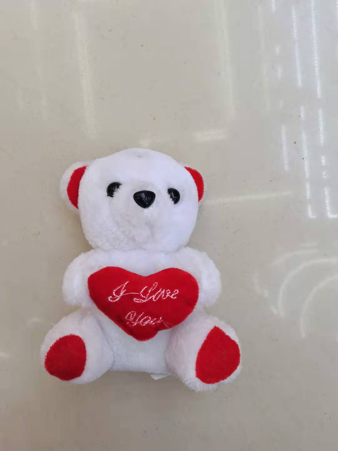 义乌小商品城，16厘米的爱心熊，颜色多色，