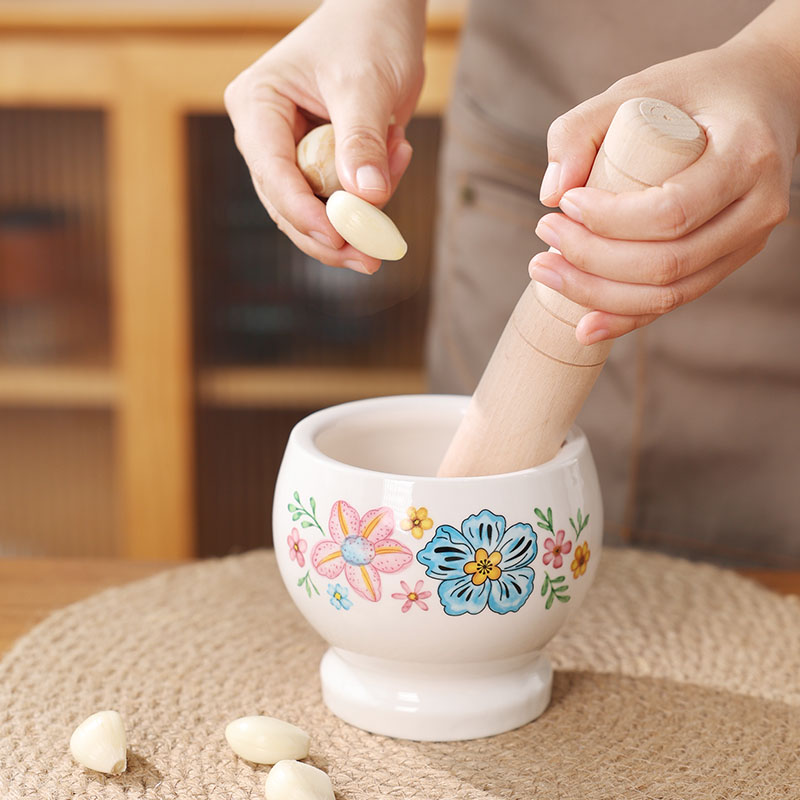 Tao Bao Wang Ceramic Garlic mashing Machine, garlic mortar, household manual mashing jar, multi-functional garlic puree and garlic paste grinder Application Scenario