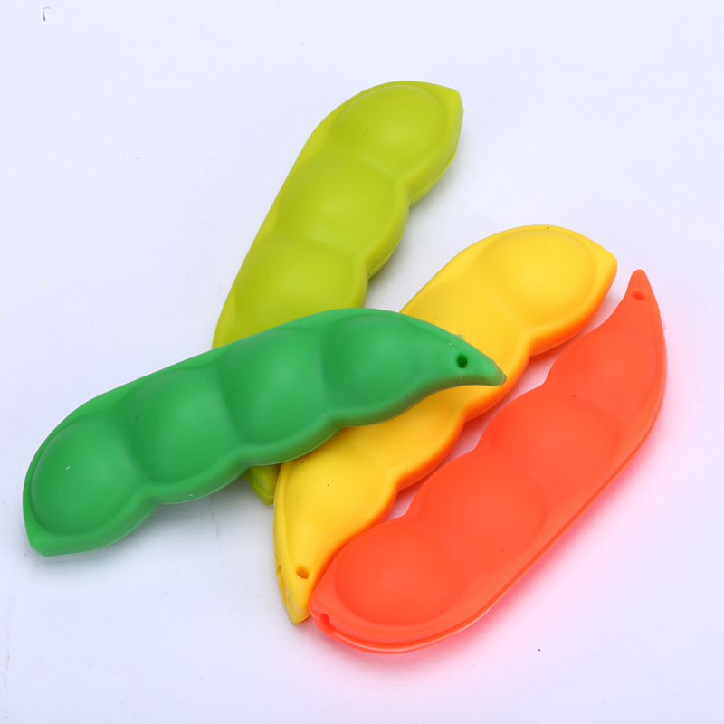 The new Wandoujia multi-functional portable silicone bag carrier, vegetable carrier, key pendant and other items are stacked Specification image