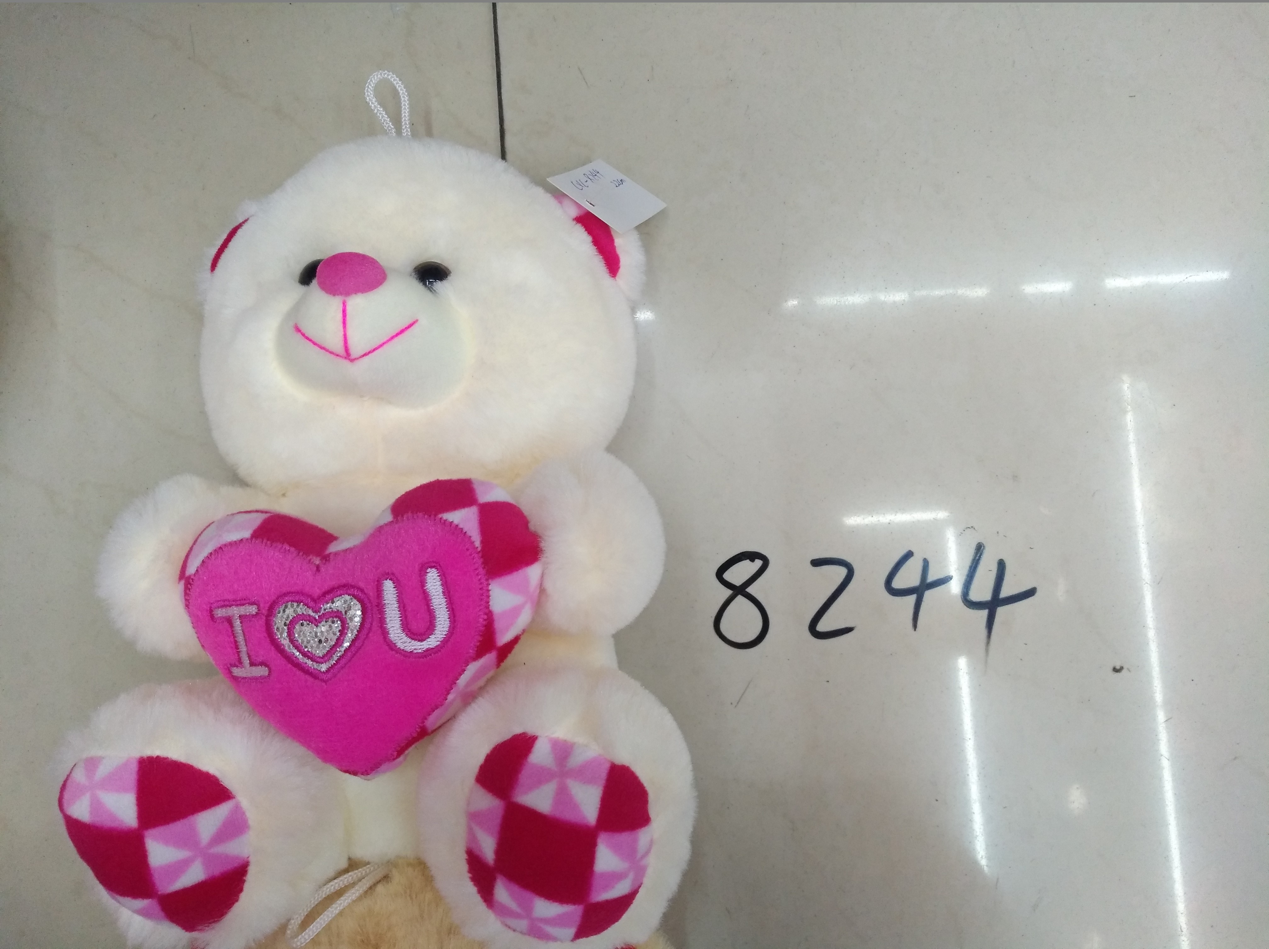 Yiwu Small Commodities City, 21 cm, 8,244 heart-shaped bear, heart-shaped bear, colors can be mixed