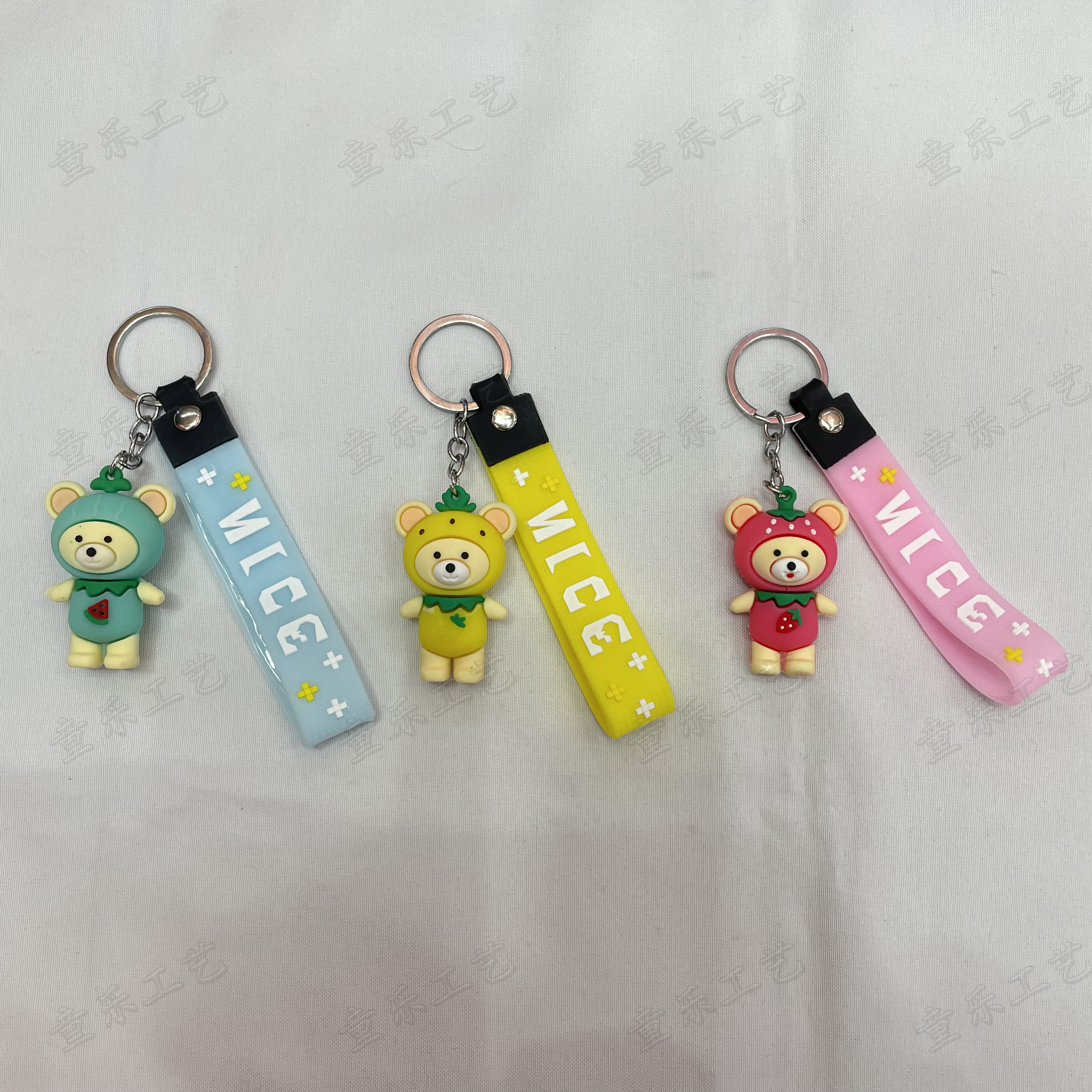 Creative and exquisite bear keychain cartoon key accessory three-dimensional bear silicone pendant Application Scenario