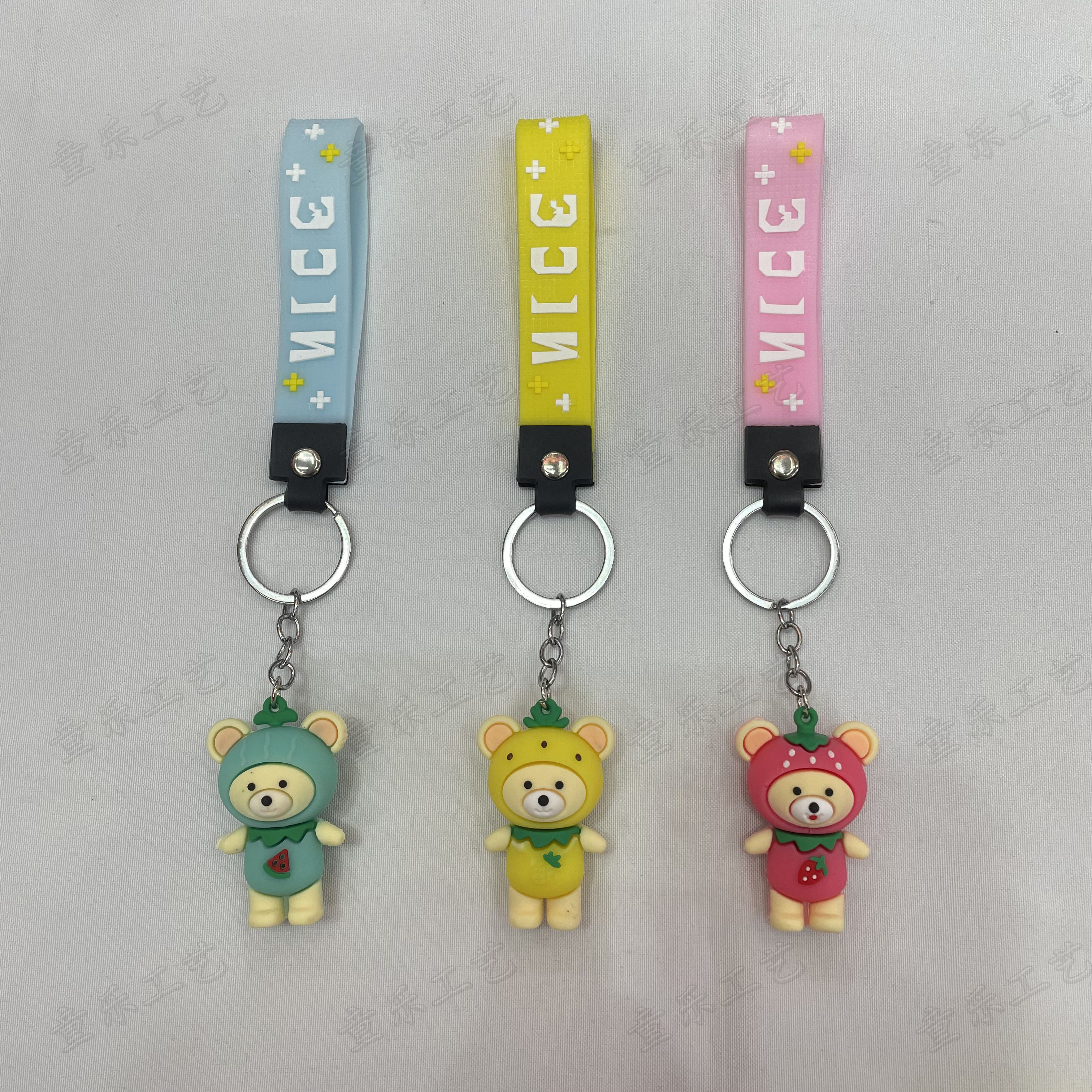 Creative and exquisite bear keychain cartoon key accessory three-dimensional bear silicone pendant