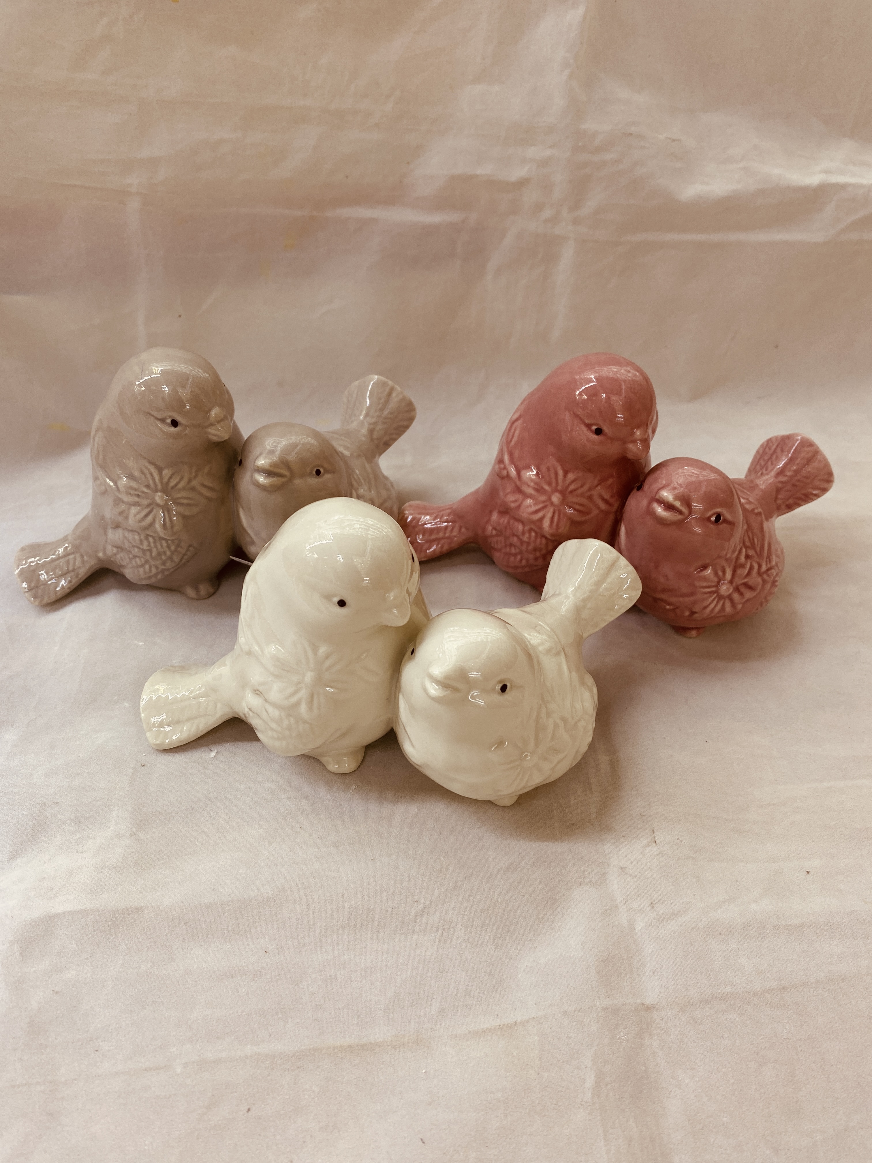 Ceramic bird tabletop decoration, small decorative items for the living room and entrance hall details Picture