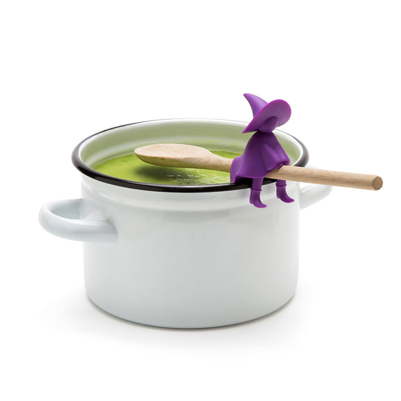 Creative silicone Witch pot lid anti-overflow kitchen practical small tool Witch pot lid anti-overflow device Application Scenario