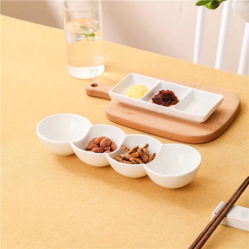 Three-bowl creative ceramic hot pot seasoning bowl, dipping sauce bowl, barbecue seasoning bowl, multi-purpose seasoning bowl, seasoning portioning bowl Application Scenario