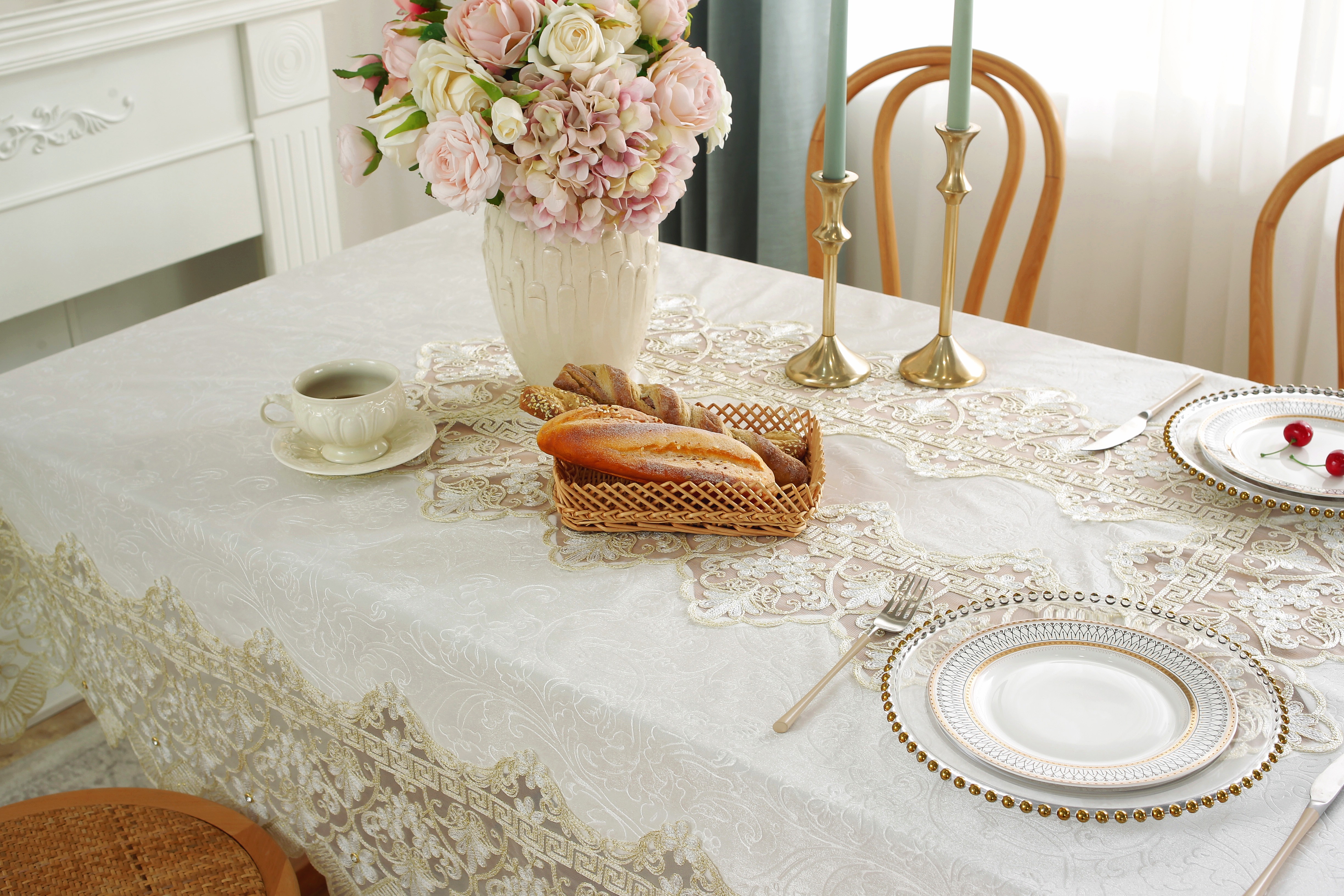 高端绒布花边台布7