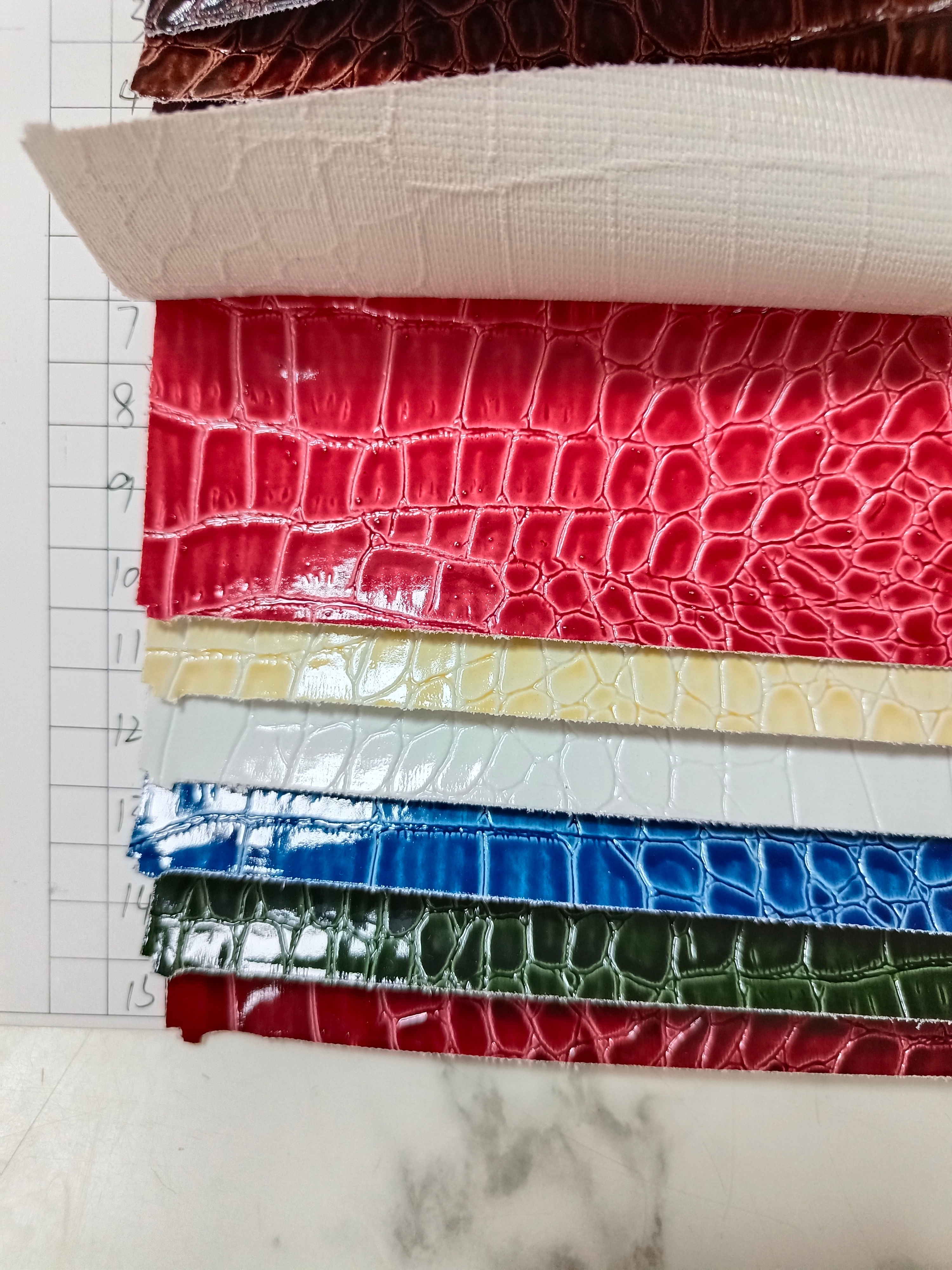 High-gloss crocodile-patterned PVC bestseller factory direct sales leather Specification image