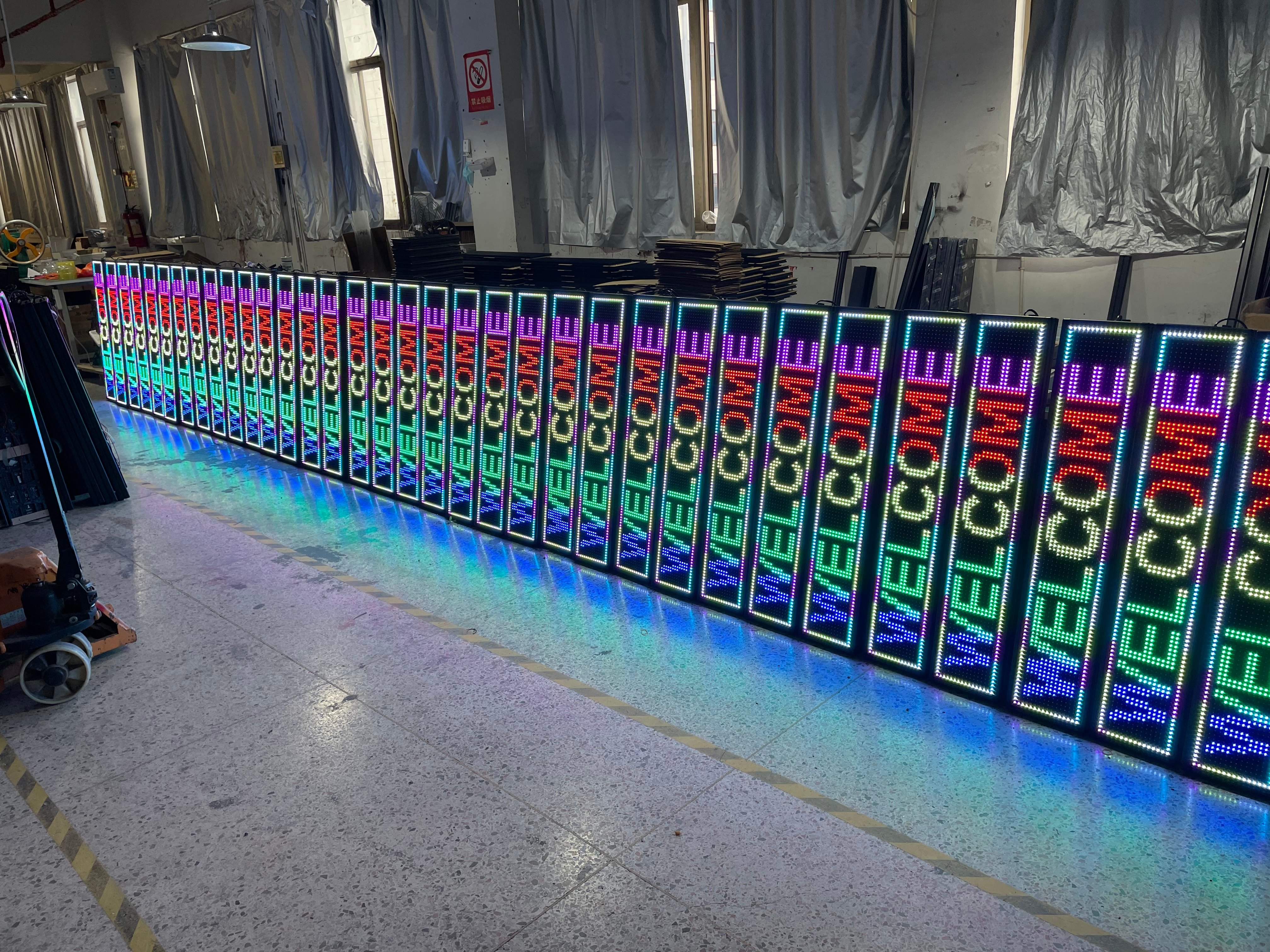 室内彩色LED显示屏图