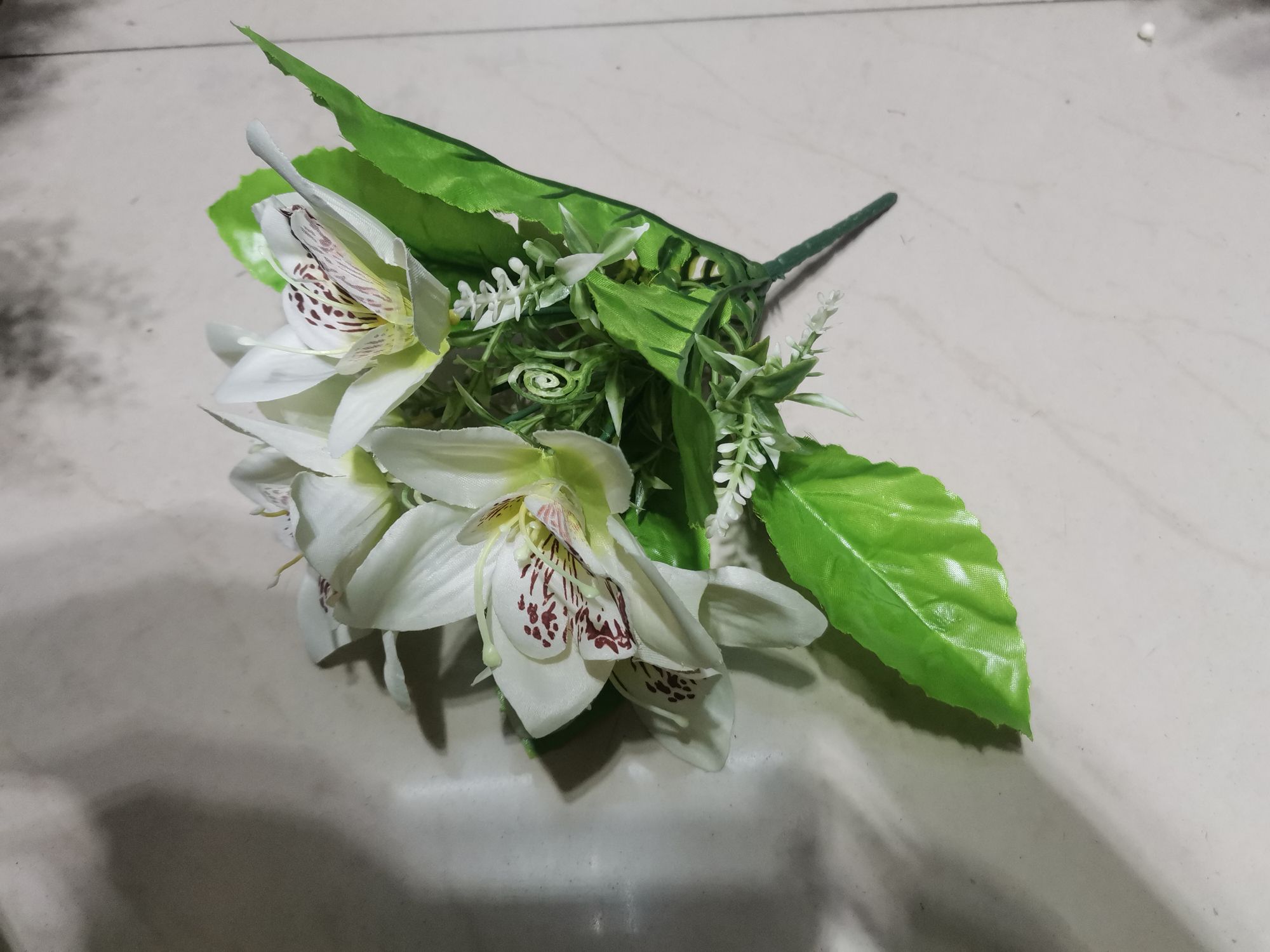 Simulated Phalaenopsis phalaenopsis 5-forked hand-held small phalaenopsis flowers Application Scenario