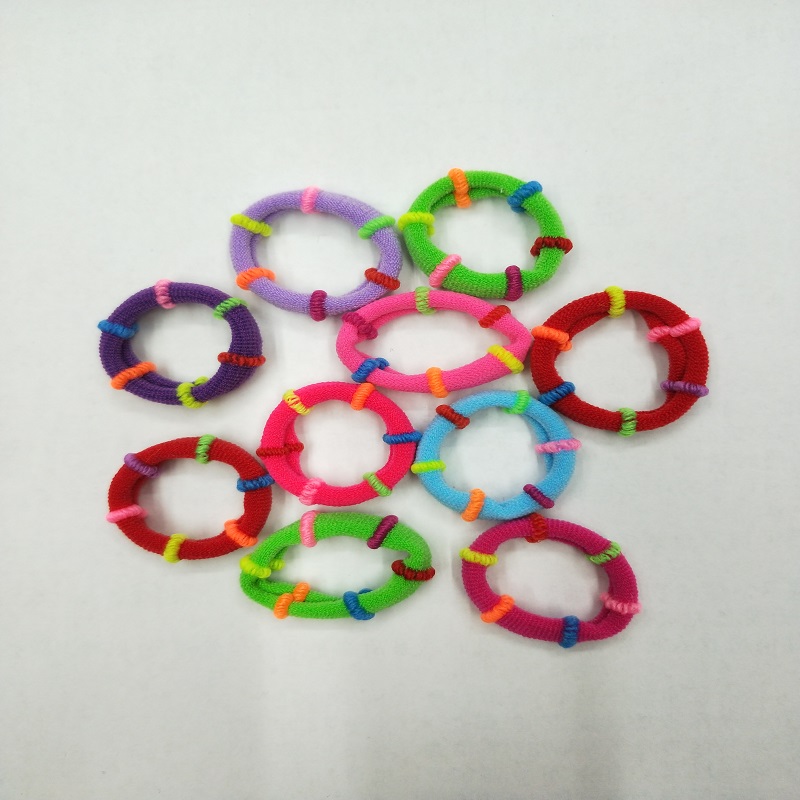 Talla grande sandía anillo vida diaria chica cola de caballo trenzas pequeñas pelo cordal tocado anillo de pelo banda de cuero Application Scenario