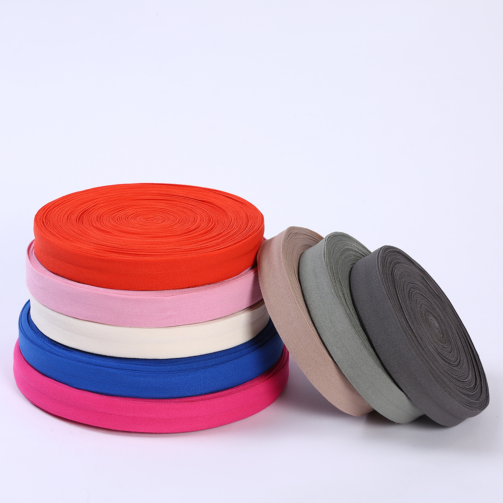 In stock, we offer down jackets with nylon folded hemming and spandex hemming strips. The hemming is environmentally friendly and dyed. Bulk purchase offers better prices details Picture