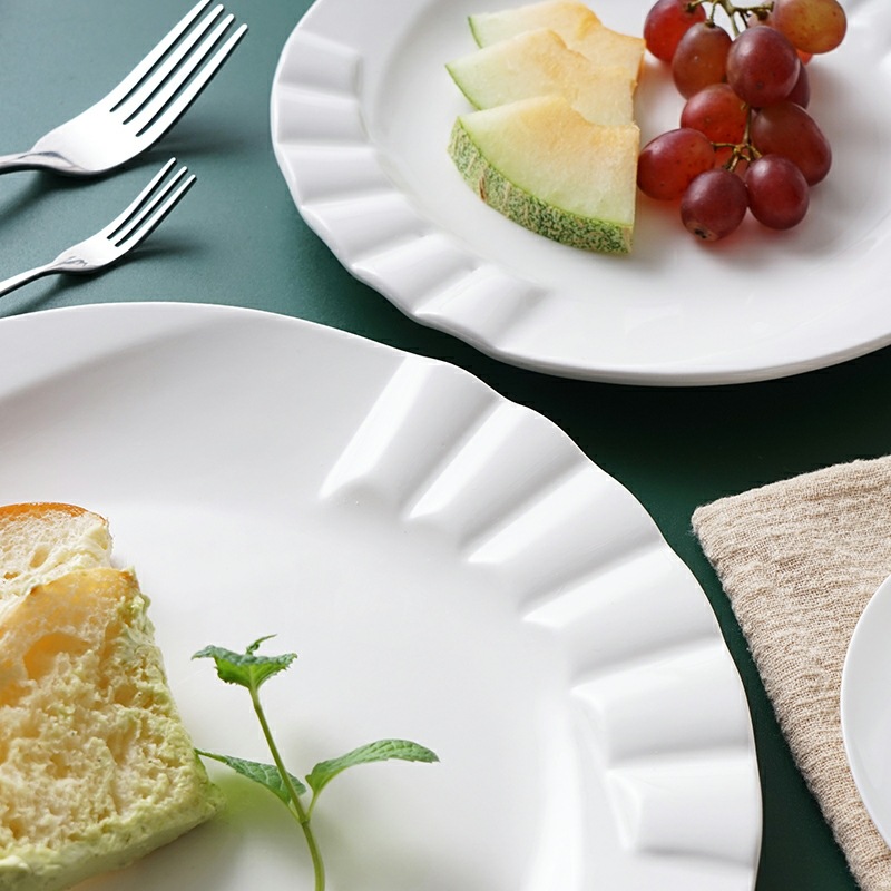Hotel pure white tableware 8-12 inch round piano fruit platters and fruit salad platters Application Scenario