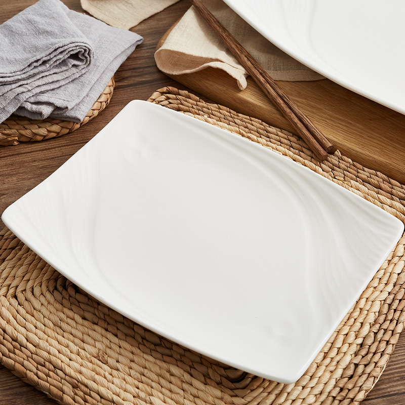 The hotel features a magnesium-reinforced porcelain rectangular fresh fruit plate, a high-white ceramic dish inventory, a heart plate, a sushi plate, and Japanese fish Specification image