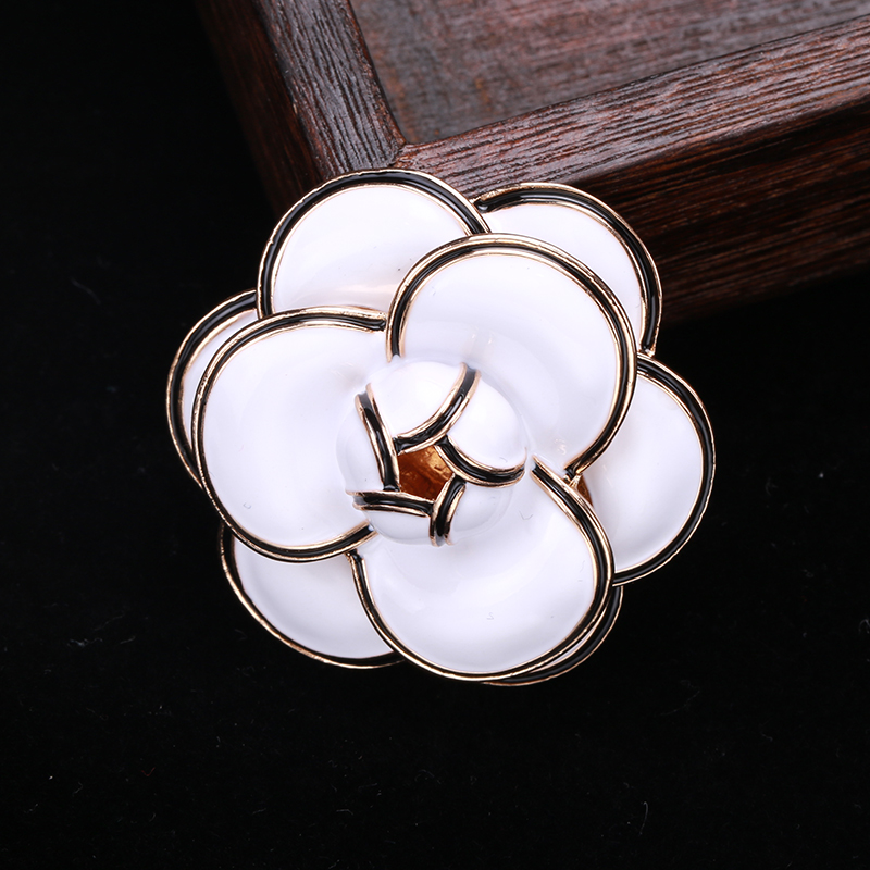 Factory direct sales of creative and light luxury Korean version new best-selling water diamond oil drip camellia brooch light luxury creative retro brooch simple and fashionable accessory pin in stock Specification image