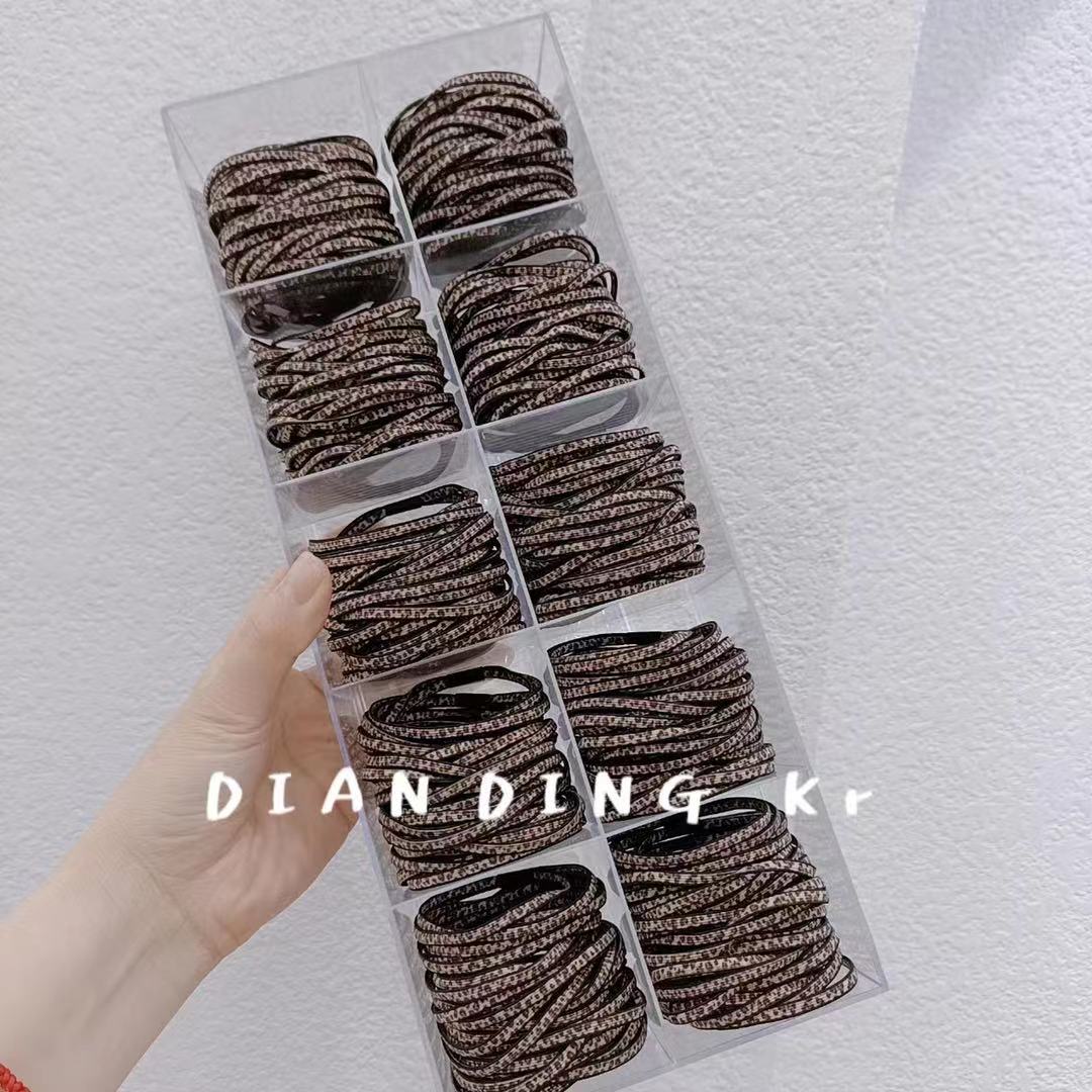 Dingdian No.1 Store's fashionable checkered leopard print simple double or single basic Korean style hair band and rubber band headwear A00002 Application Scenario