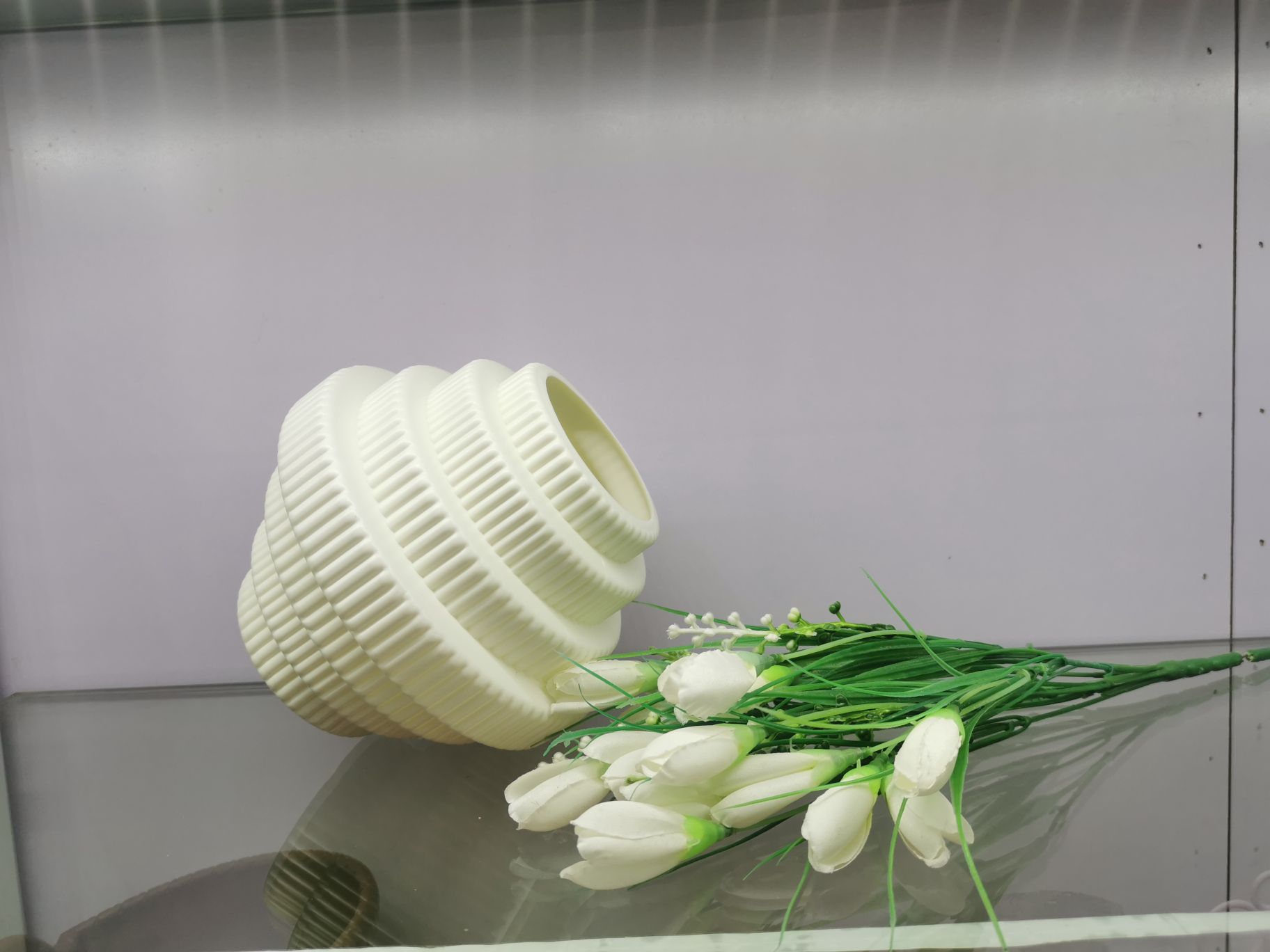 Plastic flowerpot details Picture