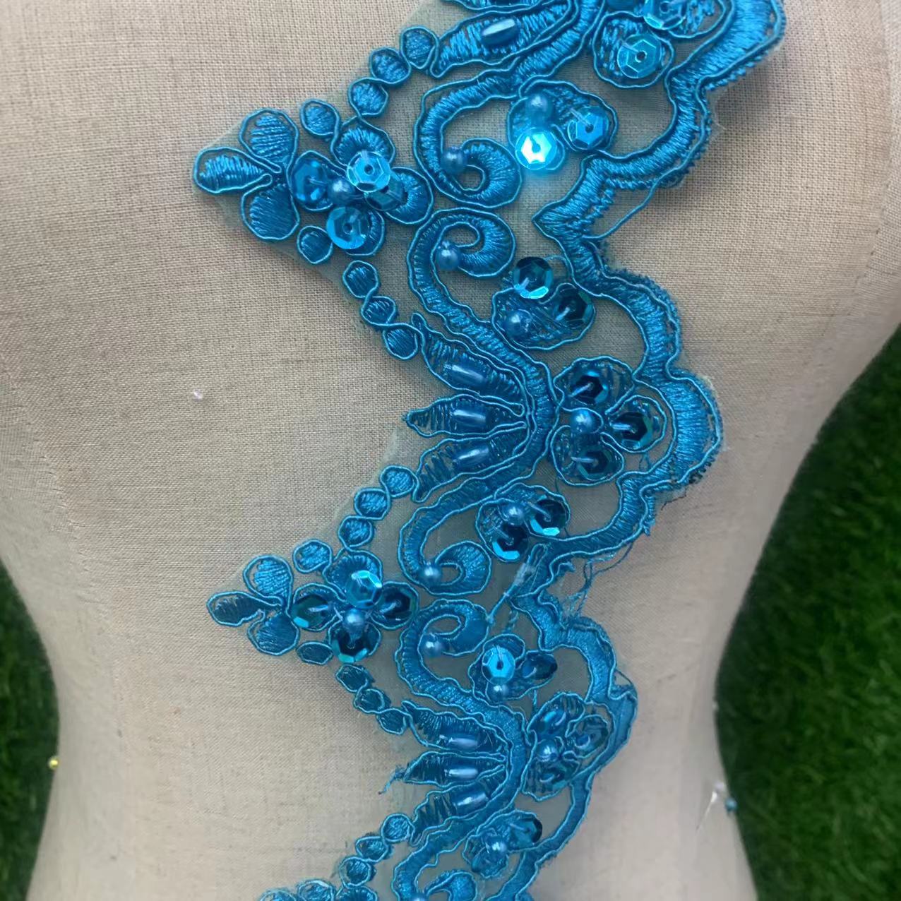 Hand-stitched beaded lace for wedding dresses Item Picture