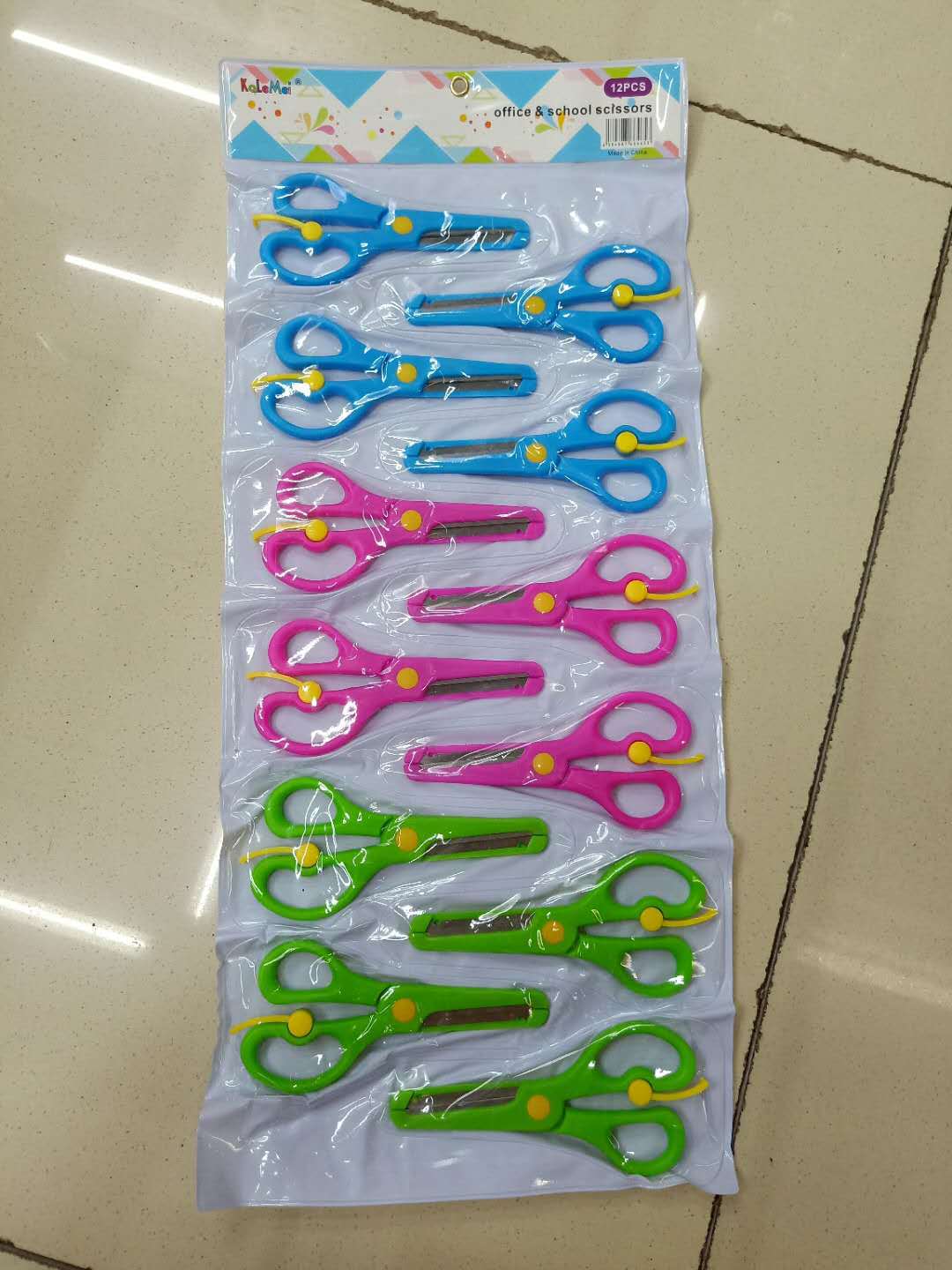 Children's safe handmade plastic scissors Specification image