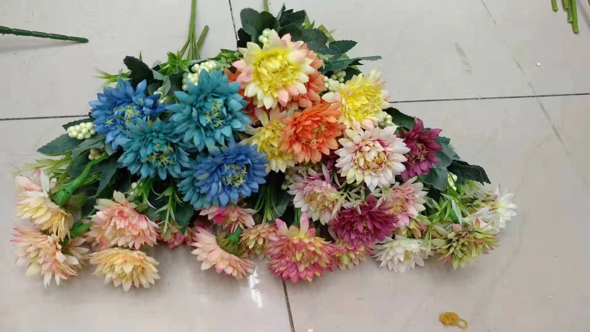 Mingjun Flower Shop 104016B Artificial Flower Bouquets, artificial plants, Artificial green plants, flower arrangements, Decorative Silk flowers, Plastic flowers, 42 Mingjun Flower Shop 104016B Artificial Flower Bouquets, artificial plants, Artificial green plants, flower arrangements, Decorative Silk flowers, Plastic flowers, 42