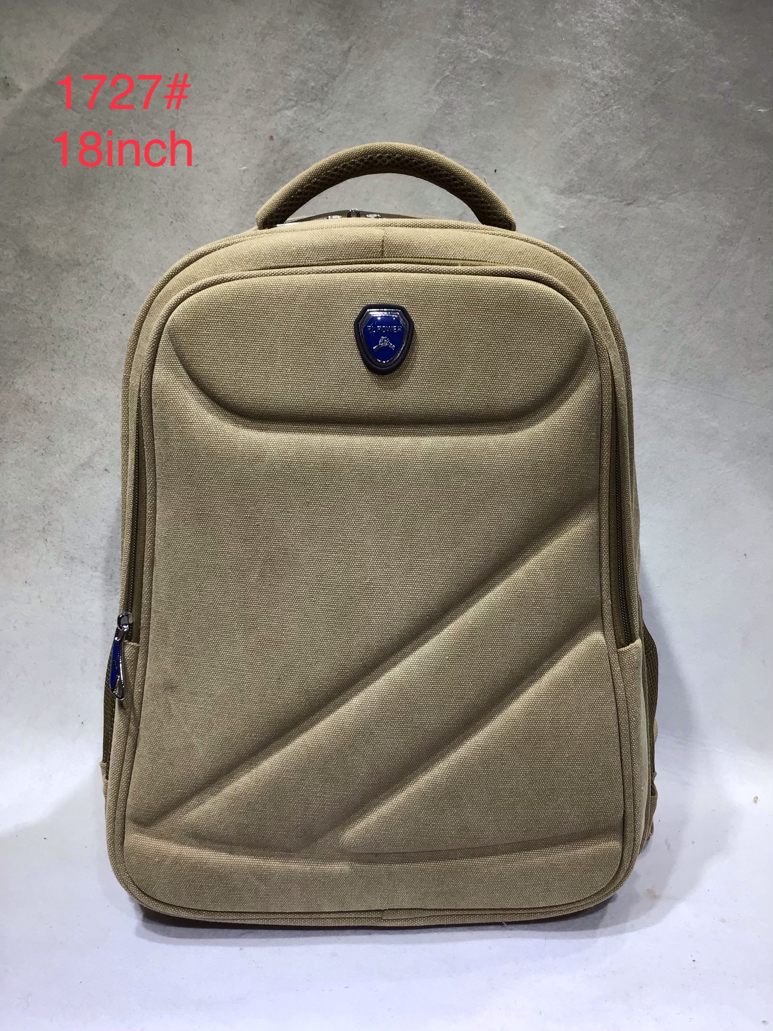 双肩背包实物图