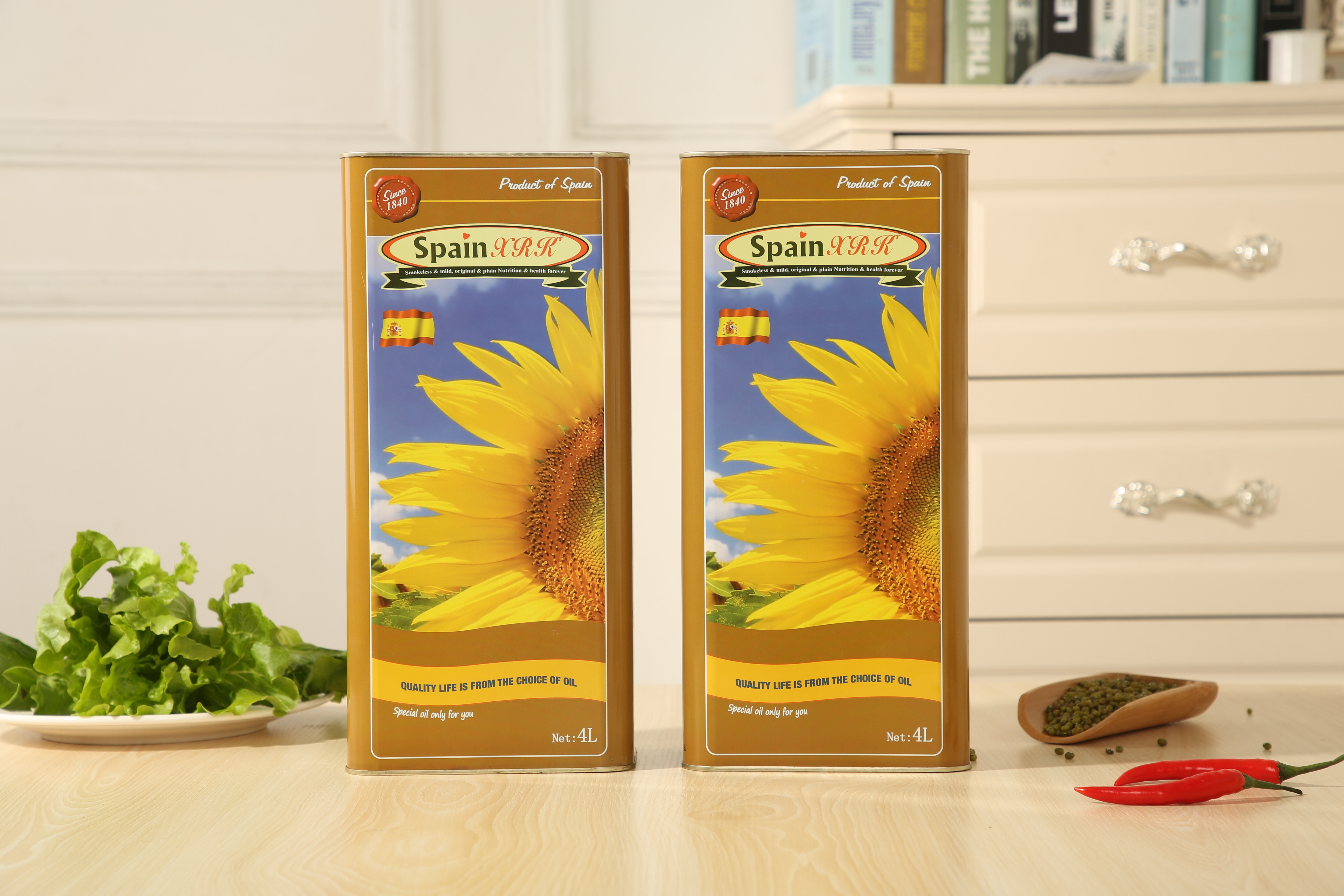 4 liters of Spanish original bottle and original imported sunflower oil