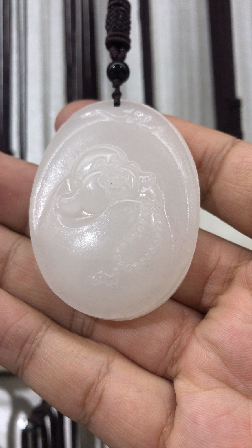 The white jade crystal pearl treasure mixed white marble pendant is a multi-functional necklace suitable for both women and men details Picture