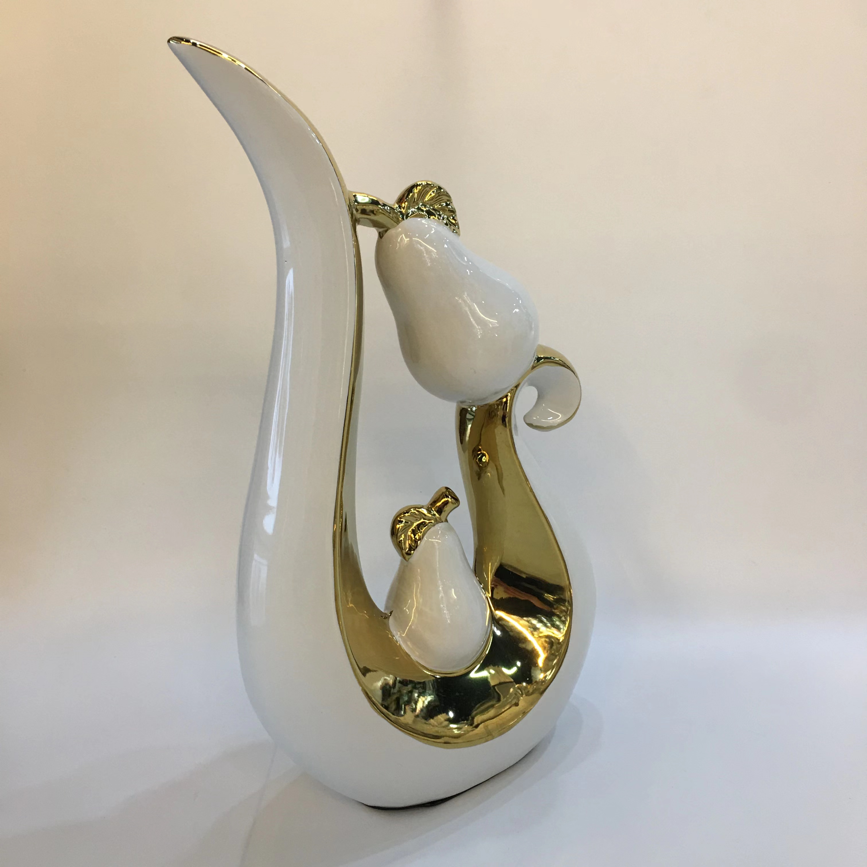 2025chinagoods904 New Products: Handicrafts, gifts, craft ornaments, light luxury hotel and home furnishings, ceramic electroplated ornaments, creative abstract art, soft furnishings, office model rooms, TV cabinet ornaments Item Picture