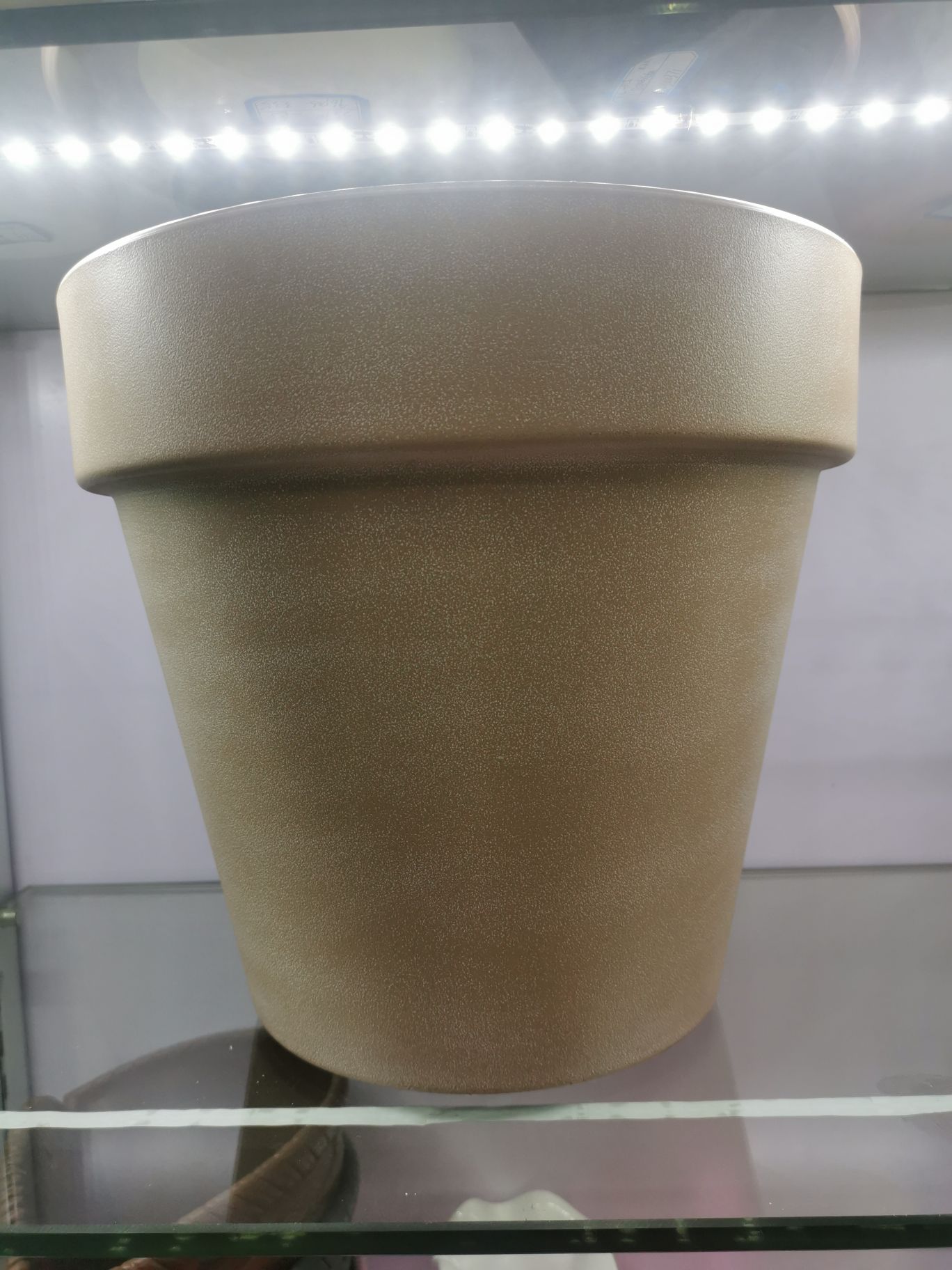 Green plant protection ceramic pot