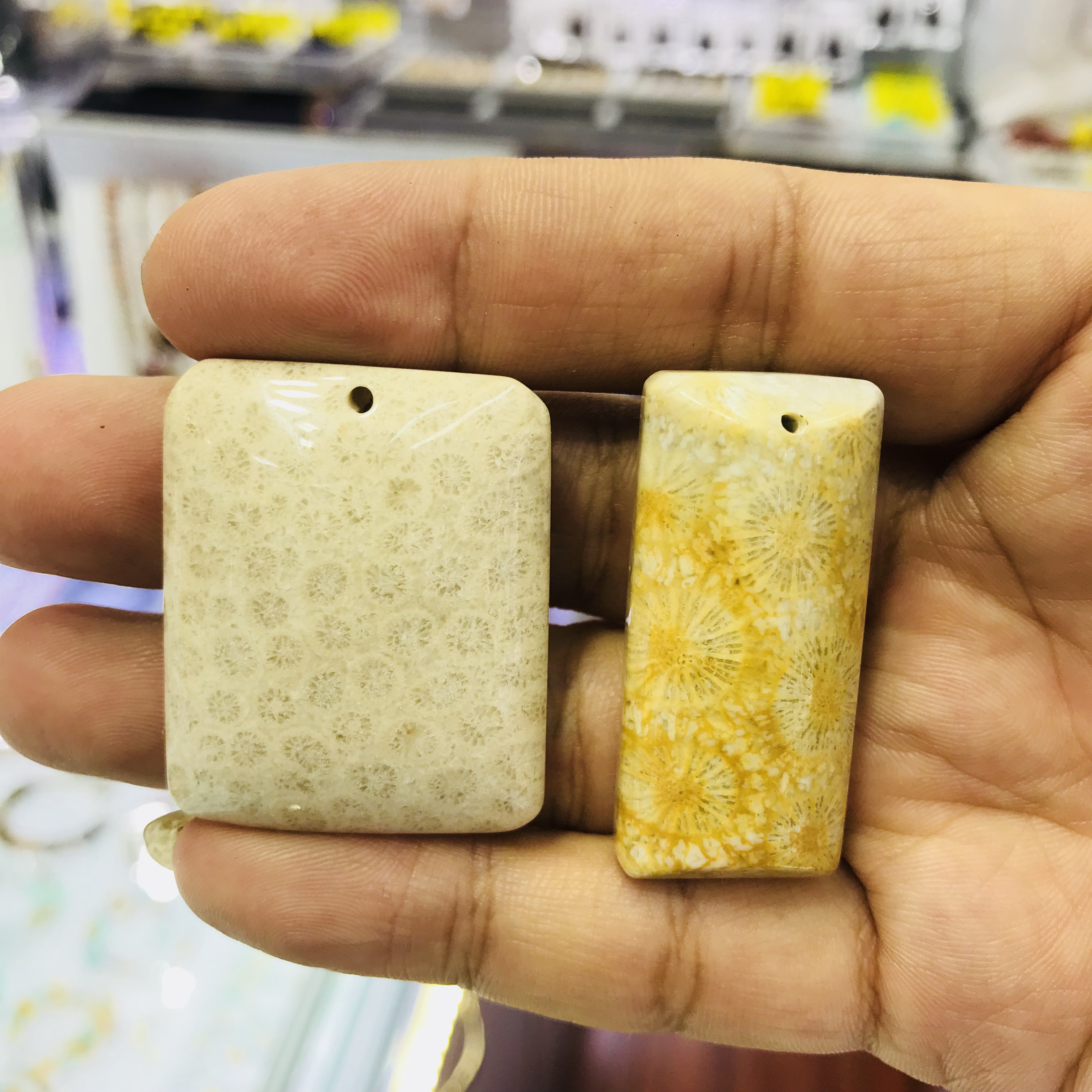 الياقوت المرجانيات المصنوعة من حجر الياقوت البيضاء Item Picture
