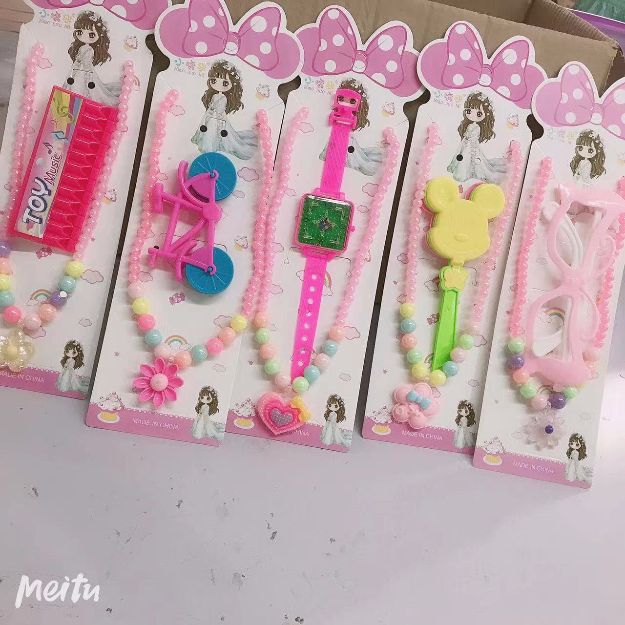 饰品玩具实物图