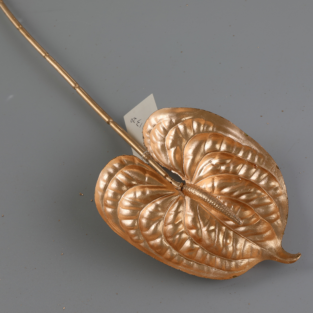 Artificial flowers with golden plastic leaves for home decoration Item Picture