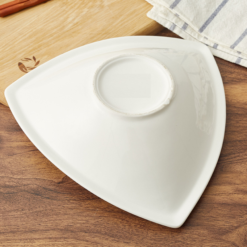 Hotel tableware: ceramic bowls, plates, triangular edge bowls Application Scenario