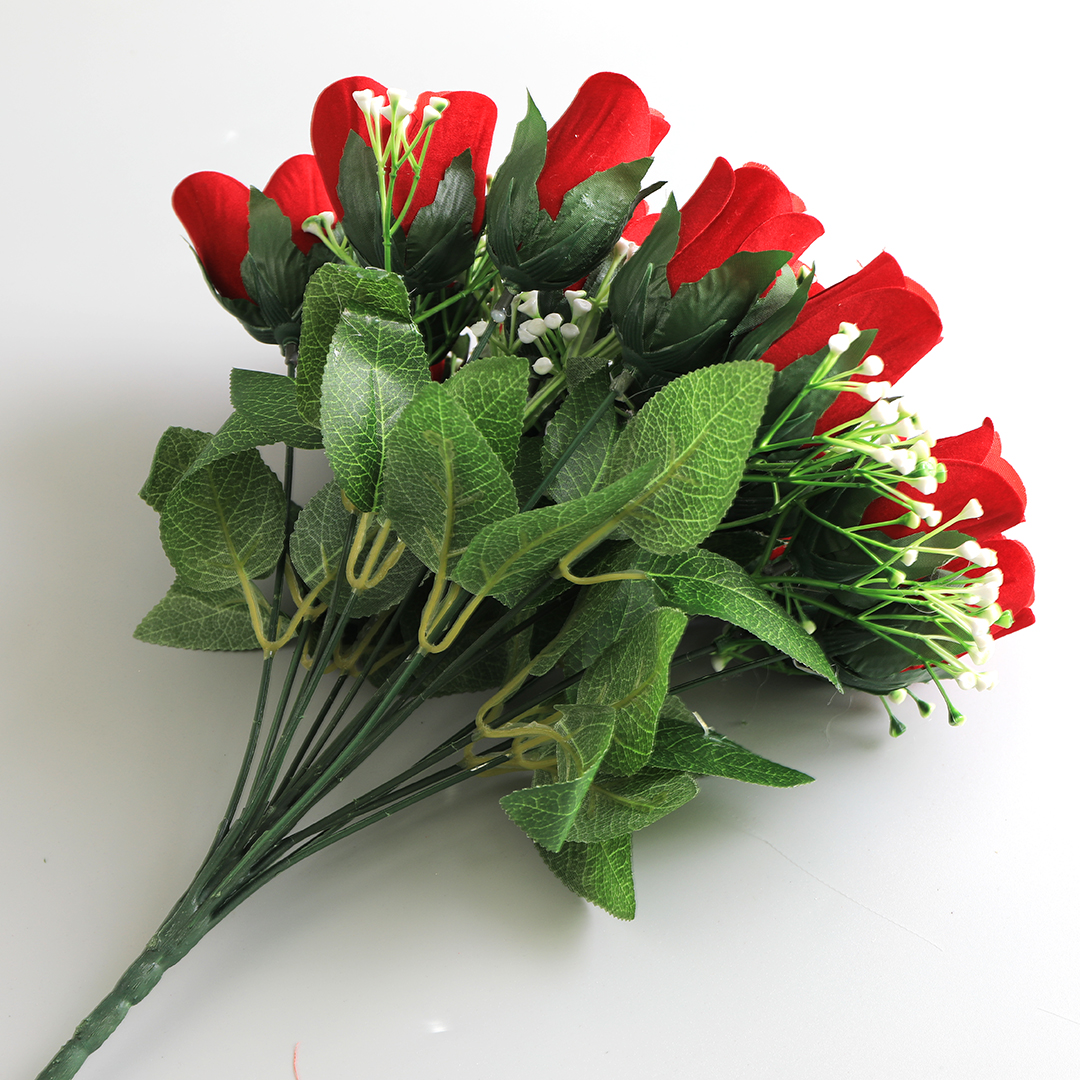 A wedding bouquet of 18 velvet roses for the bride Specification image