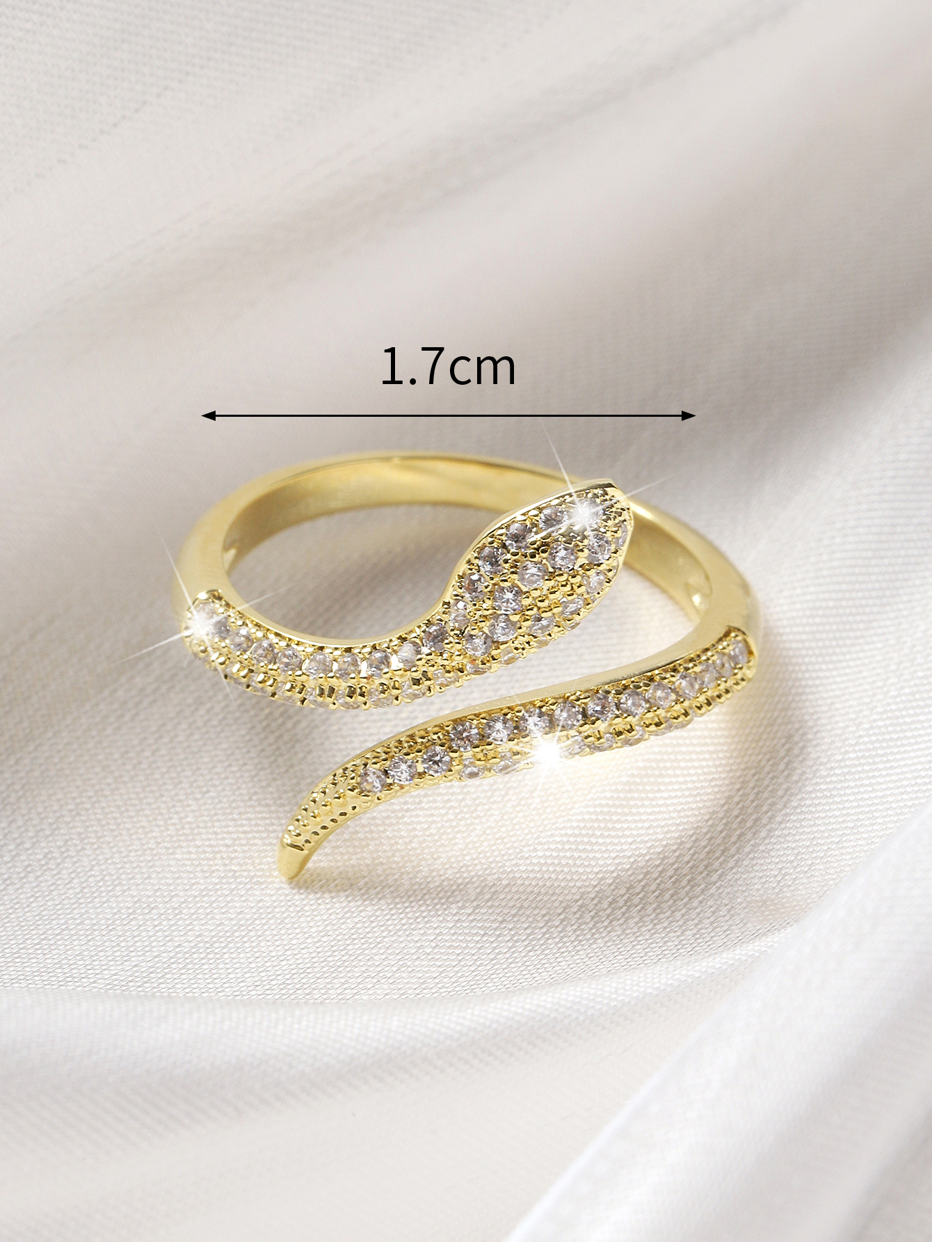 The exaggerated and high-end snake-shaped ring with a light luxury and niche design is a popular style in 2022