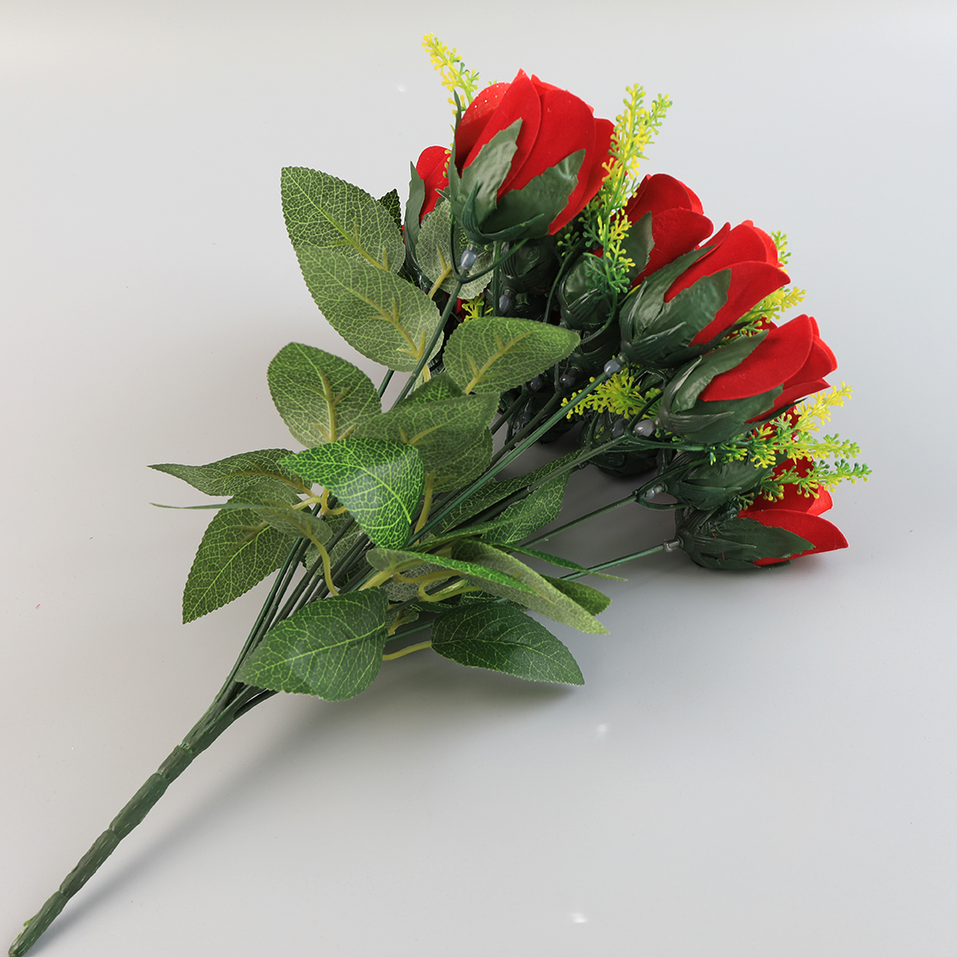A bouquet of 18 velvet roses details Picture