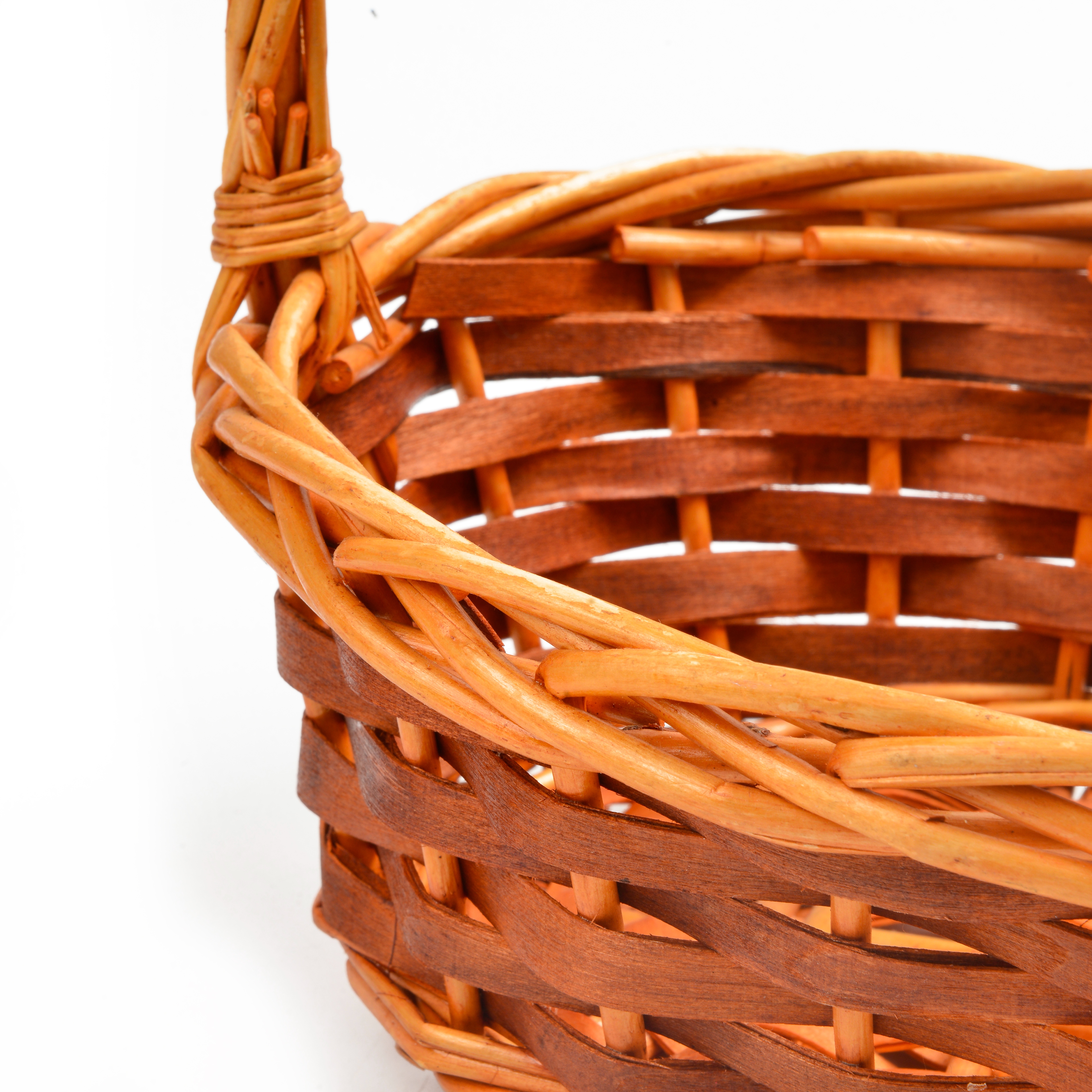 Rattan woven gift fruit basket, supermarket gift, willow woven basket, gift basket three-piece set, hand-held storage basket Application Scenario