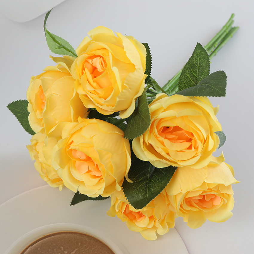 A 7-head hand-held bouquet for the bride Specification image