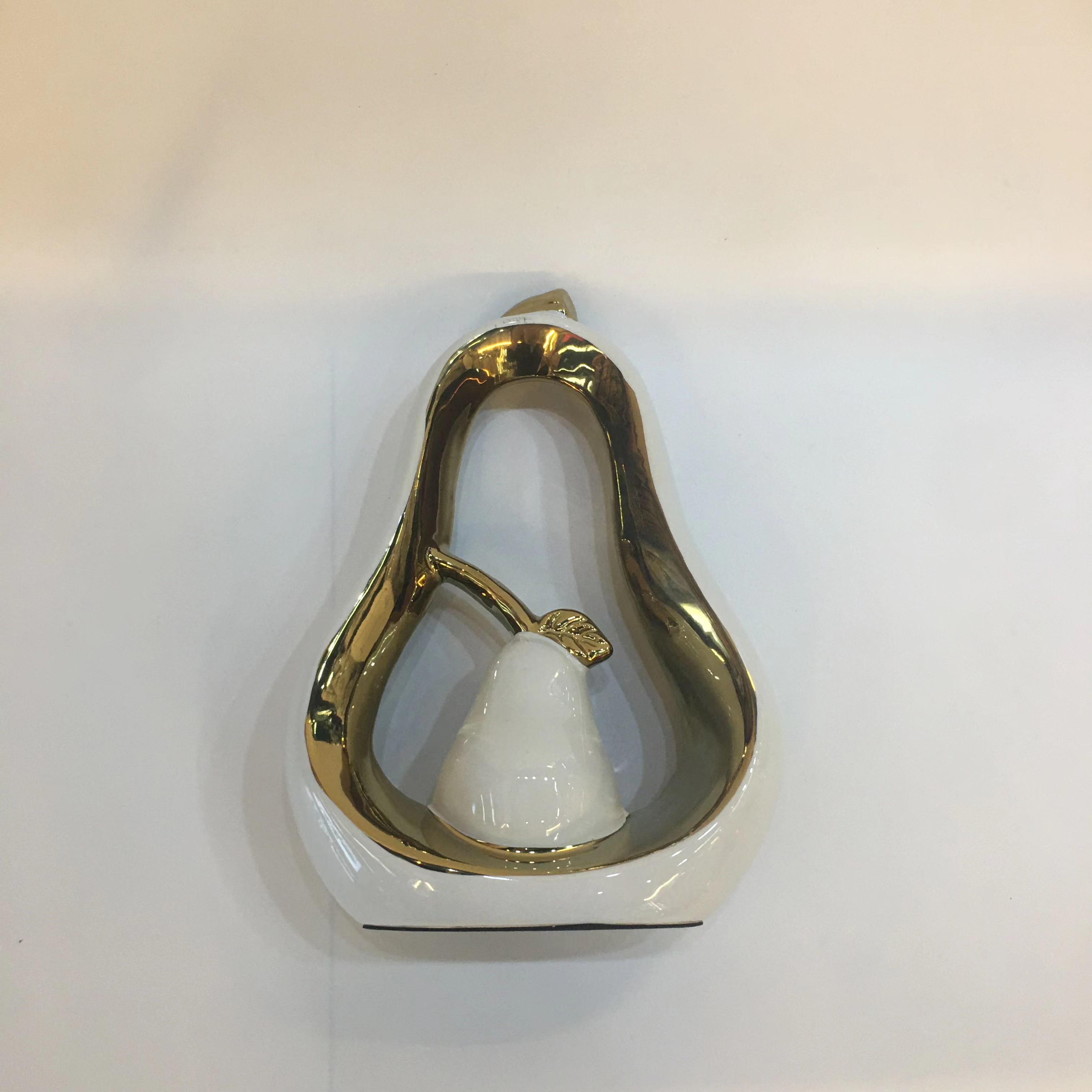 2025chinagoods907 New Products: Handicrafts, gifts, craft ornaments, light luxury hotel and home ceramic electroplated ornaments, creative abstract art soft furnishings, office model rooms, TV cabinet ornaments Item Picture