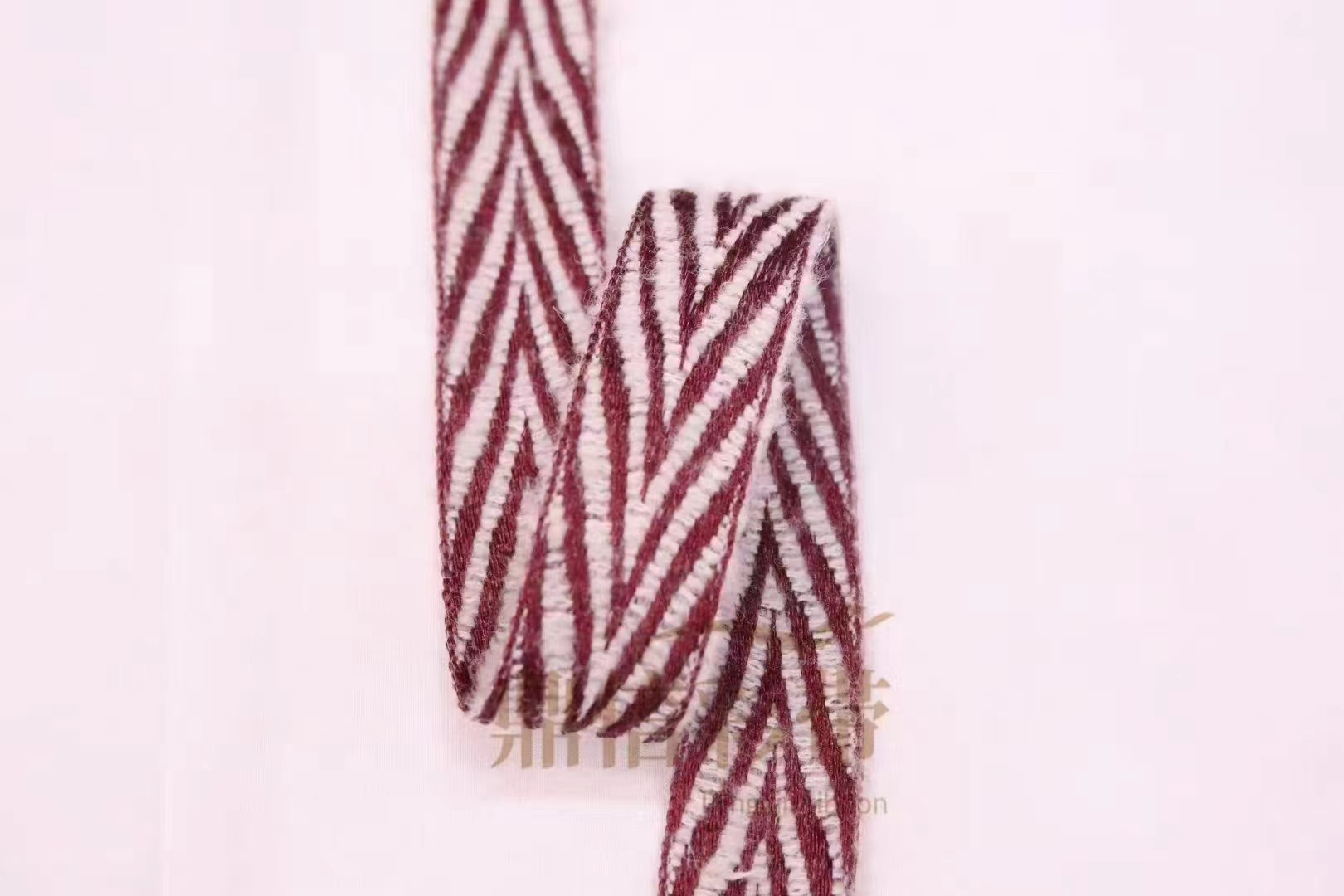 Korean woven tape, long-haired human pattern tape, fabric lace tape factory direct sales, export 50Y Application Scenario